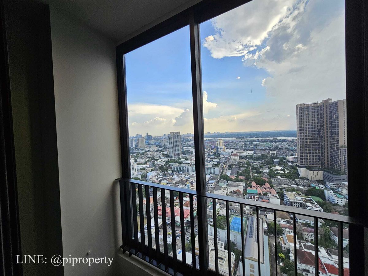 For RentCondoSukhumvit, Asoke, Thonglor : High floor river view 1Bedroom unit for rent in Ideo Q Sukhumvit 36.  Thonglor - Rama 4 lifestyle. Ready for moving in.