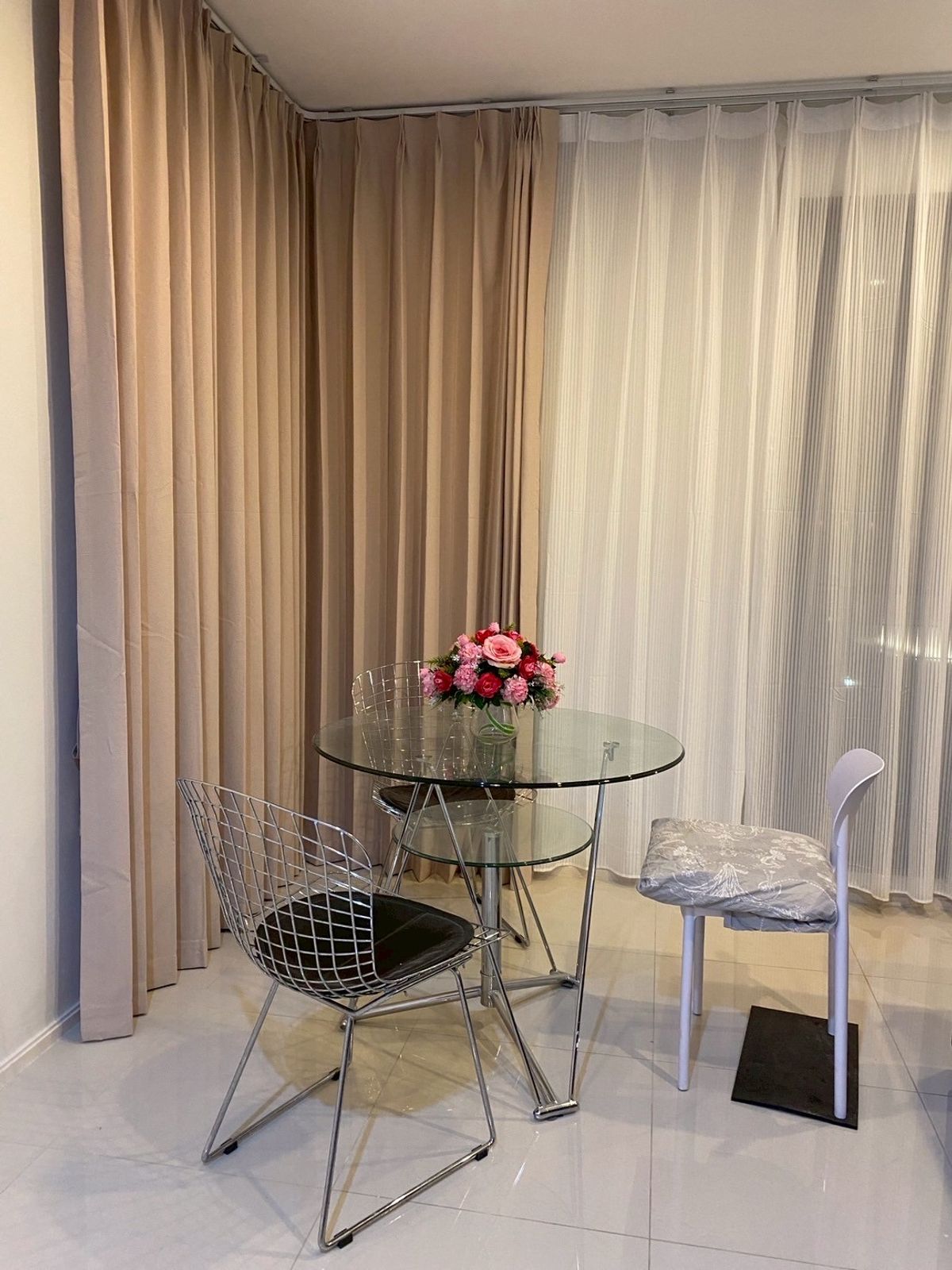 ให้เช่าคอนโดพระราม 9 เพชรบุรีตัดใหม่ RCA : ให้ เช่า ด่วน 2ห้องนอน 2ห้องน้ำ (ห้องใหม่พร้อมอยู่) Life Asoke