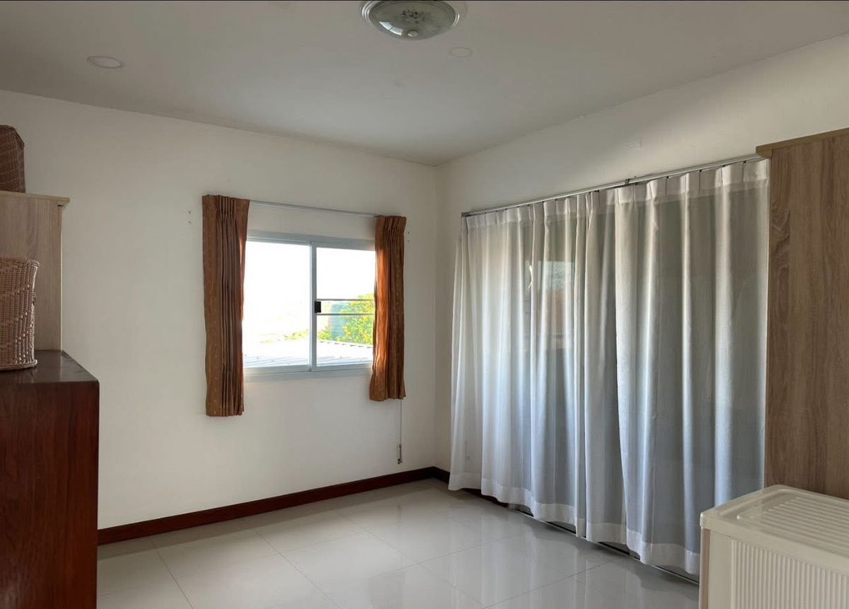 For SaleHousePathum Thani,Rangsit, Thammasat : Urgent sale! Single house 🔥 Baan Rattawan 2 🔥 Buy a 2-story single house and get a free Benz S 300! ‼️ House and car debt-free ✅️