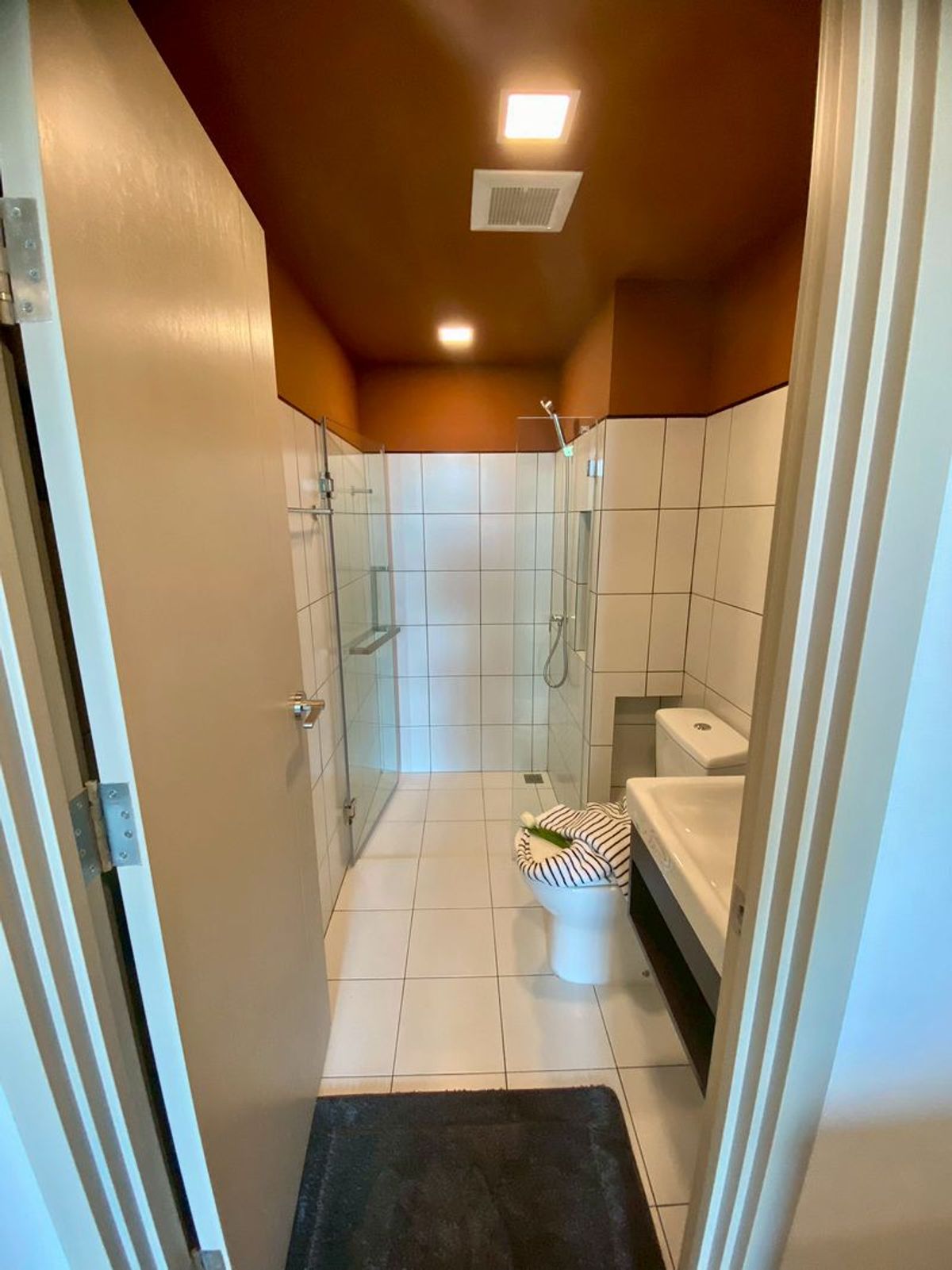 For SaleCondoNawamin, Ramindra : Condo for sale, Chapter One All Ramintra (Building C), size 24 square meters, 1 bedroom, near MRT Lat Pla Khao, Anusawari Subdistrict, Bang Khen District, Bangkok.