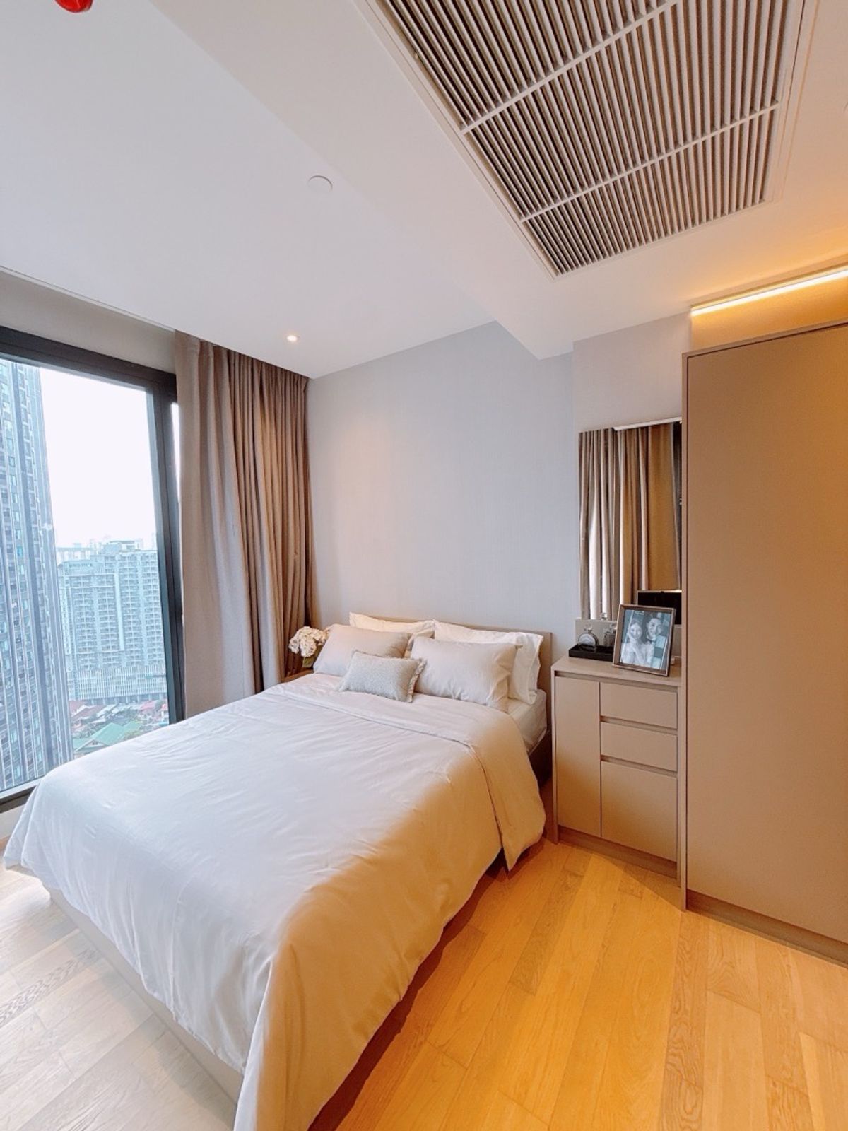 ขายคอนโดพระราม 9 เพชรบุรีตัดใหม่ RCA : 𝐀𝐒𝐇𝐓𝐎𝐍 𝐀𝐒𝐎𝐊𝐄 𝐑𝐀𝐌𝐀𝟗 𝑭𝒓𝒆𝒆 0 𝐁𝐚𝐡𝐭 ห้องใหม่จากโครงการ พร้อมเข้าอยู่ ห้องมุม วิวสวยมาก 