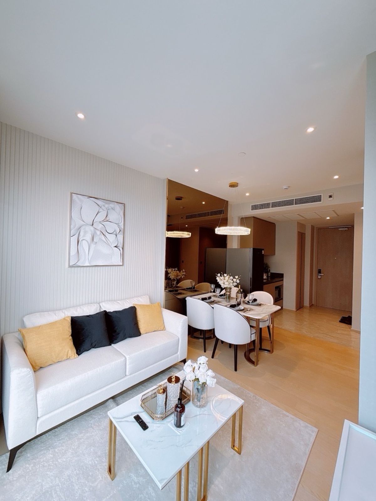 ขายคอนโดพระราม 9 เพชรบุรีตัดใหม่ RCA : 𝐀𝐒𝐇𝐓𝐎𝐍 𝐀𝐒𝐎𝐊𝐄 𝐑𝐀𝐌𝐀𝟗 𝑭𝒓𝒆𝒆 0 𝐁𝐚𝐡𝐭 ห้องใหม่จากโครงการ พร้อมเข้าอยู่ ห้องมุม วิวสวยมาก 