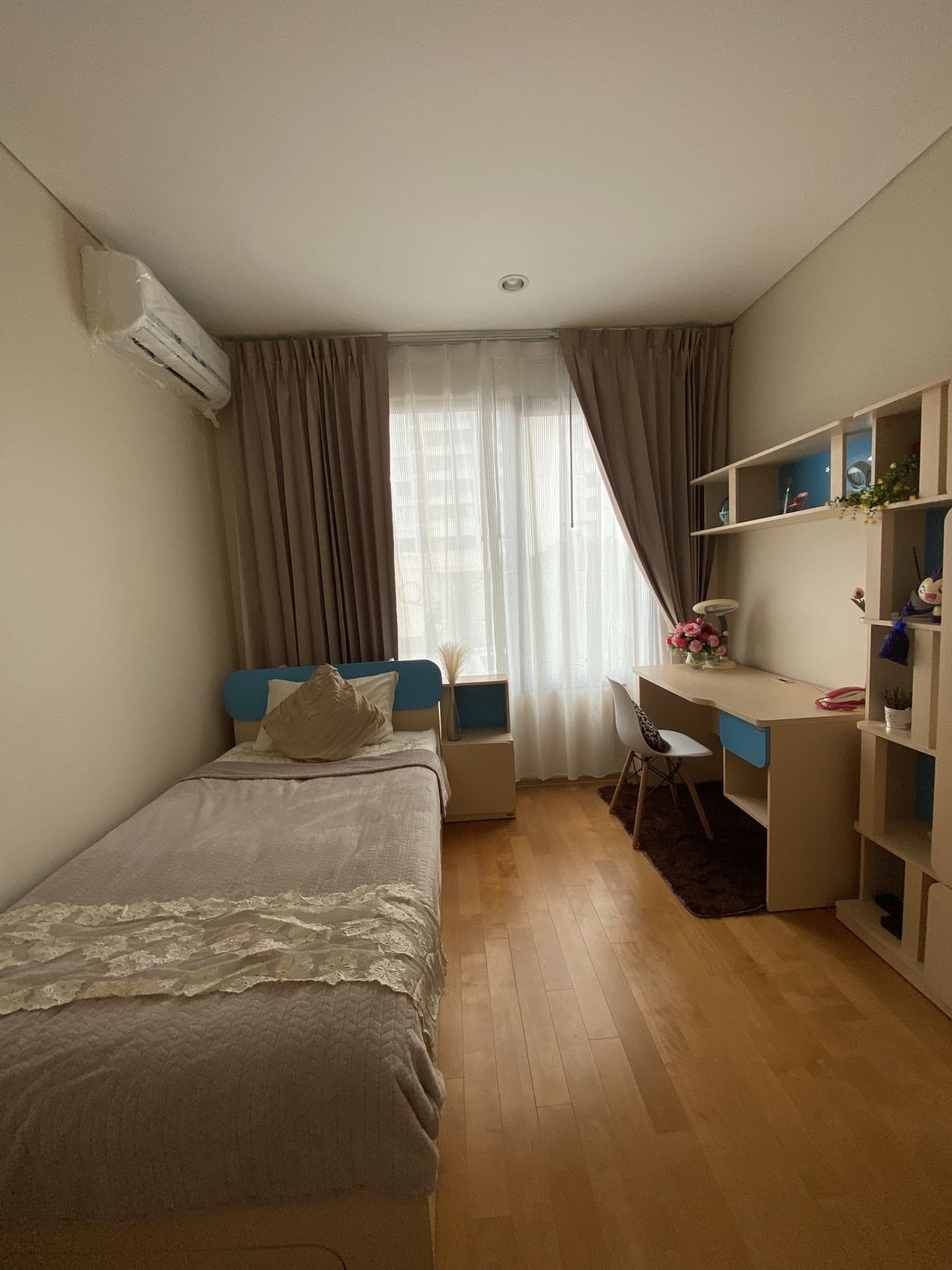 ให้เช่าคอนโดพระราม 9 เพชรบุรีตัดใหม่ RCA : ให้ เช่า ด่วน 2ห้องนอน 2ห้องน้ำ (ห้องใหม่พร้อมอยู่) Life Asoke