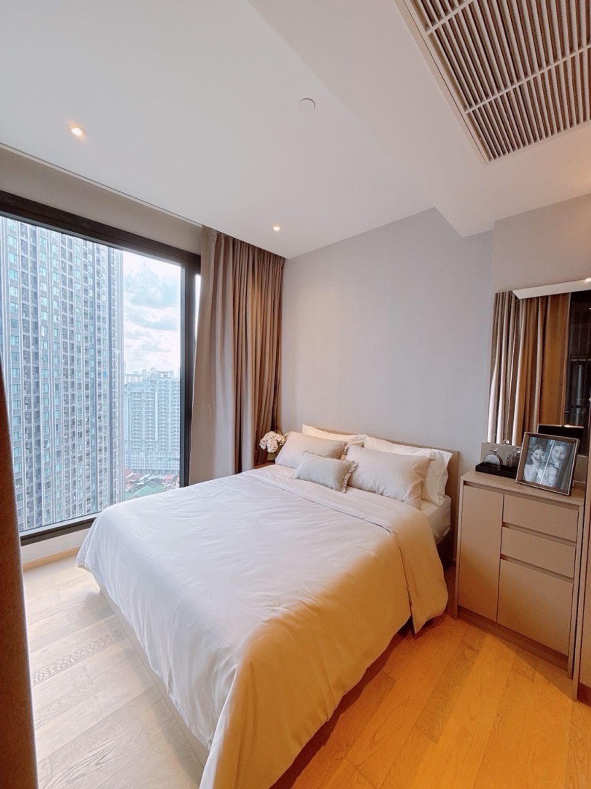 ขายคอนโดพระราม 9 เพชรบุรีตัดใหม่ RCA : 𝐀𝐒𝐇𝐓𝐎𝐍 𝐀𝐒𝐎𝐊𝐄 𝐑𝐀𝐌𝐀𝟗 𝑭𝒓𝒆𝒆 0 𝐁𝐚𝐡𝐭 ห้องใหม่จากโครงการ พร้อมเข้าอยู่ ห้องมุม วิวสวยมาก 