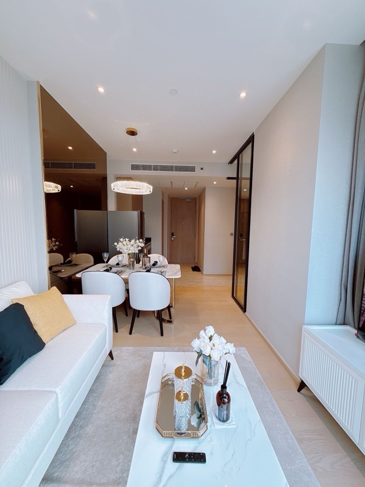 ขายคอนโดพระราม 9 เพชรบุรีตัดใหม่ RCA : 𝐀𝐒𝐇𝐓𝐎𝐍 𝐀𝐒𝐎𝐊𝐄 𝐑𝐀𝐌𝐀𝟗 𝑭𝒓𝒆𝒆 0 𝐁𝐚𝐡𝐭 ห้องใหม่จากโครงการ พร้อมเข้าอยู่ ห้องมุม วิวสวยมาก 