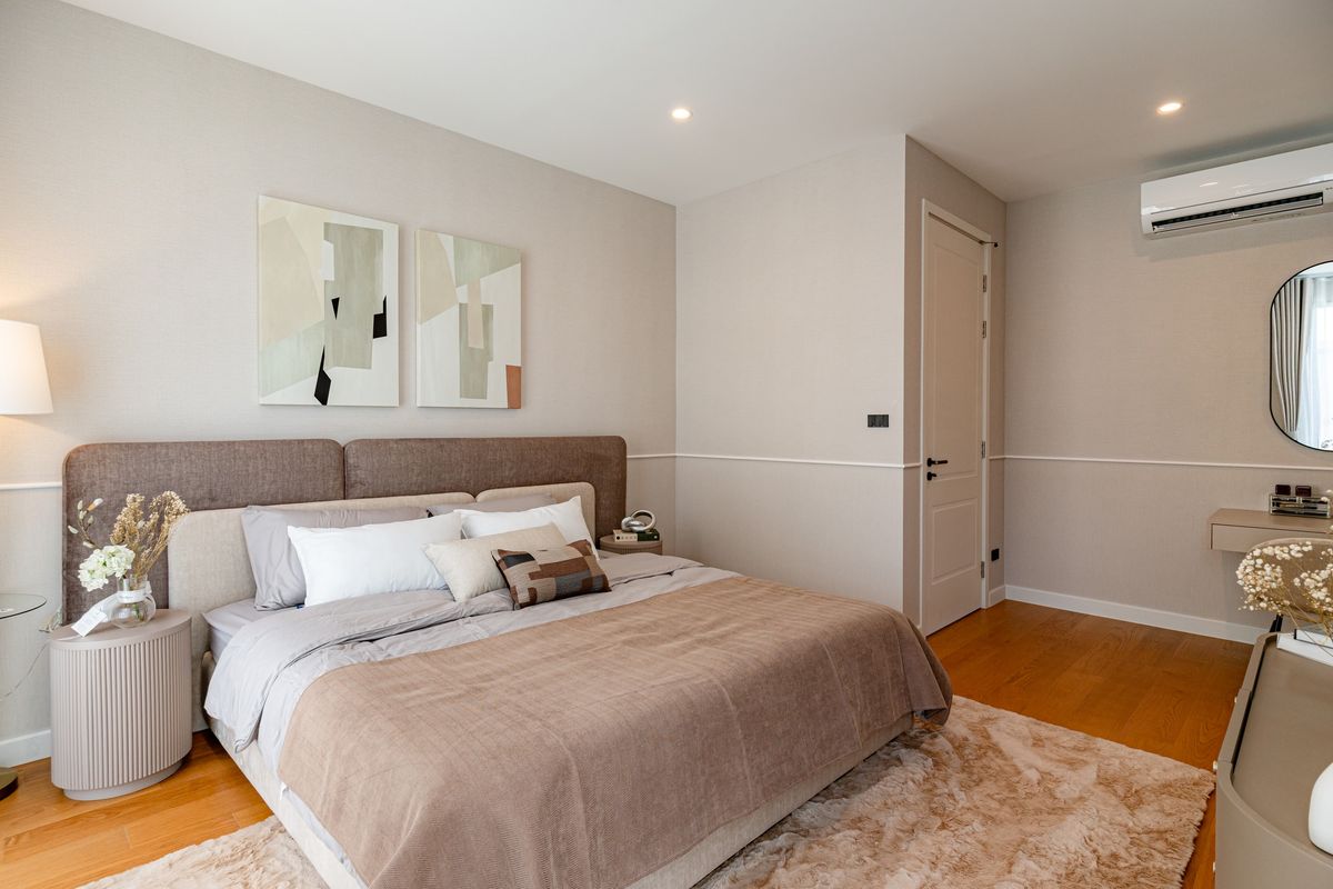 HousePattanakan, Srinakarin : P-2815 Urgent sale/rent!  Single house, Cinq Royal, Krungthep Kreetha, newly decorated house, ready to move in.