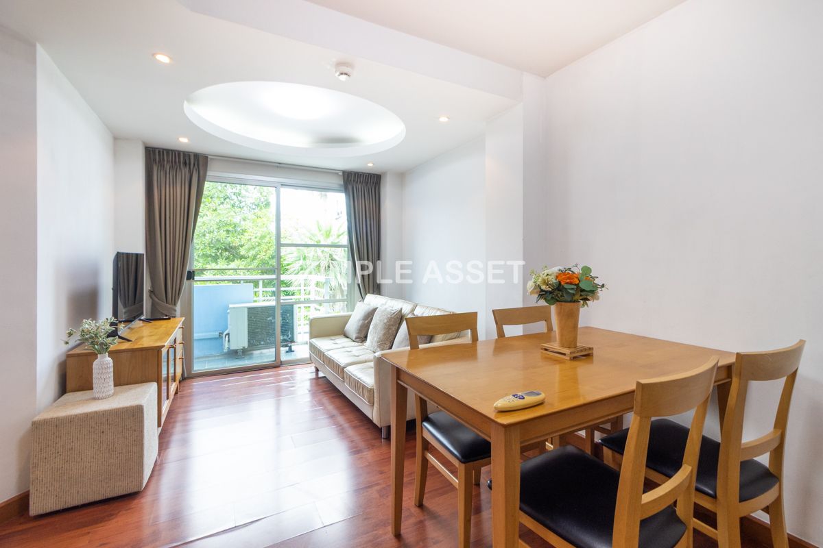 For RentPattanakan, Srinakarin : Line ID: @zimple_asset  Apartment style Condo on Srinakarin Road, Spacious and fully furnished rooms in a peaceful and secure environment, featuring a swimming pool. Conveniently located near MRT Hua Mak. Short-term rentals are also available.