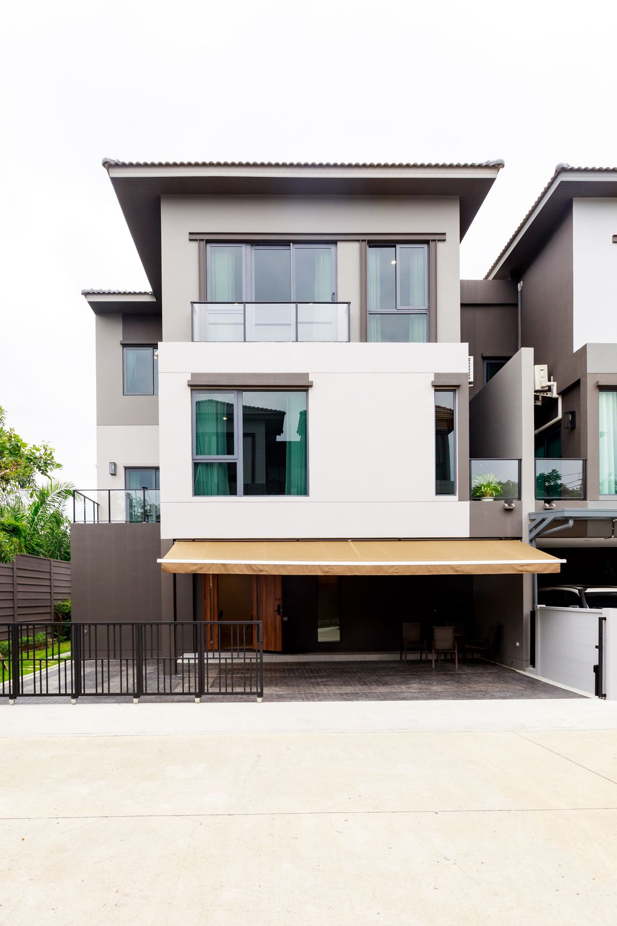 For RentHouseBangna, Bearing, Lasalle : Luxury house for rent Baan Klang Klang Muang The Edition Bangna (Rt-01)