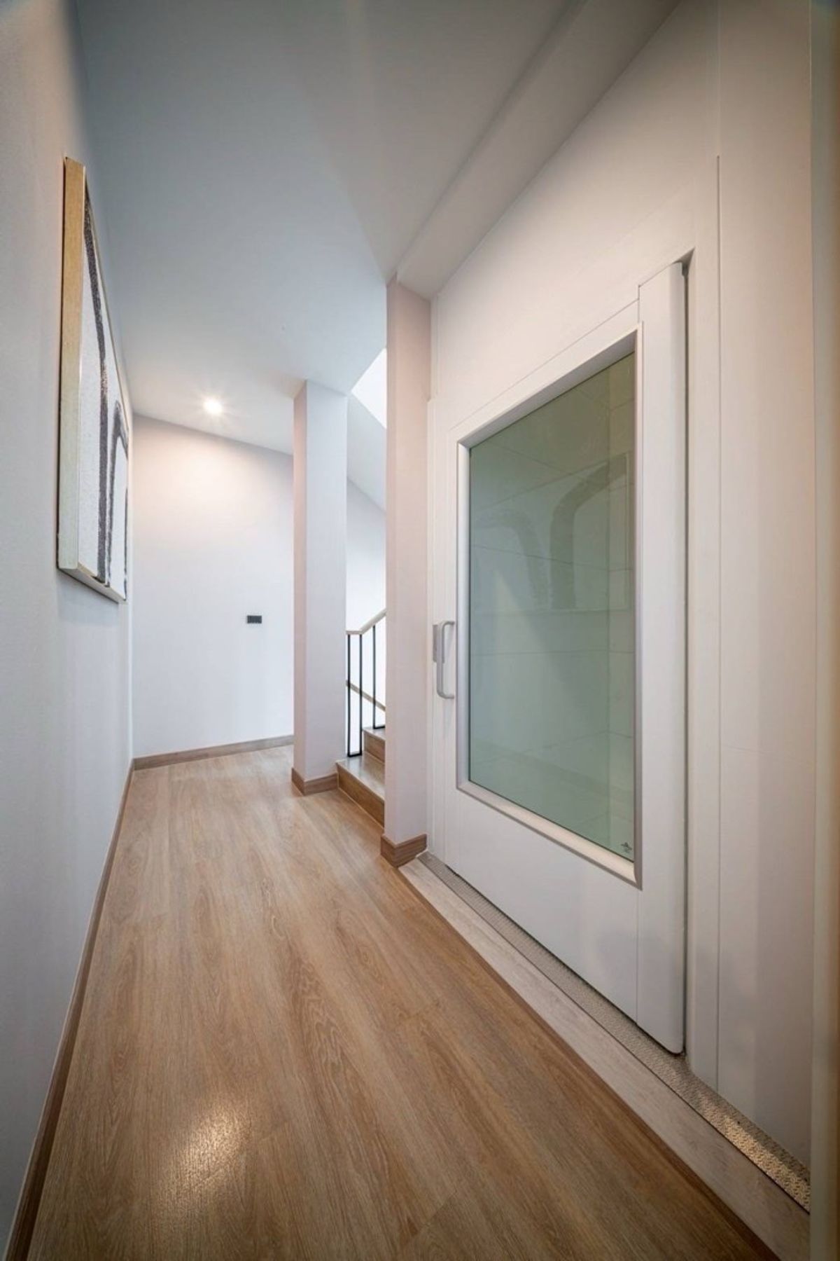 ขายบ้านอารีย์ อนุสาวรีย์ : 📢👇บ้านหรู สามารถเพิ่มลิฟต์และสระว่ายน้ำส่วนตัวได้ ทำเลใกล้แหล่งชุมชน เดินทางสะดวก ใกล้จุดขึ้น-ลงทางด่วนภาพประกอบเป็นบ้านตัวอย่าง