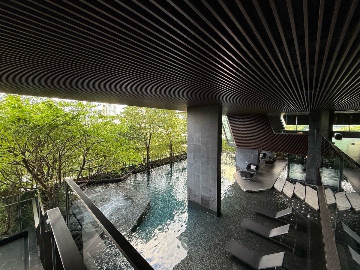 For SaleCondoSukhumvit, Asoke, Thonglor : Shocking, 2 bedrooms, 2 bathrooms, 79 sq m., living like a family, 11.99 million, free of all expenses.
