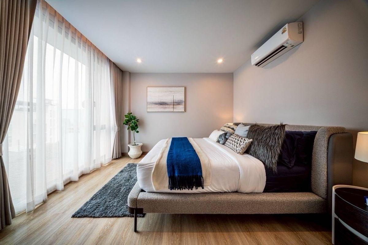 ขายบ้านอารีย์ อนุสาวรีย์ : 📢👇บ้านหรู สามารถเพิ่มลิฟต์และสระว่ายน้ำส่วนตัวได้ ทำเลใกล้แหล่งชุมชน เดินทางสะดวก ใกล้จุดขึ้น-ลงทางด่วนภาพประกอบเป็นบ้านตัวอย่าง