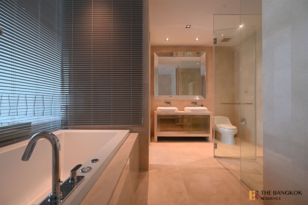 For RentCondoSukhumvit, Asoke, Thonglor :  Rare Unit! Marque Sukhumvit,💎Super Luxury Residence in a heart of Phrom Phong 💫 Near BTS Phrom Phong 