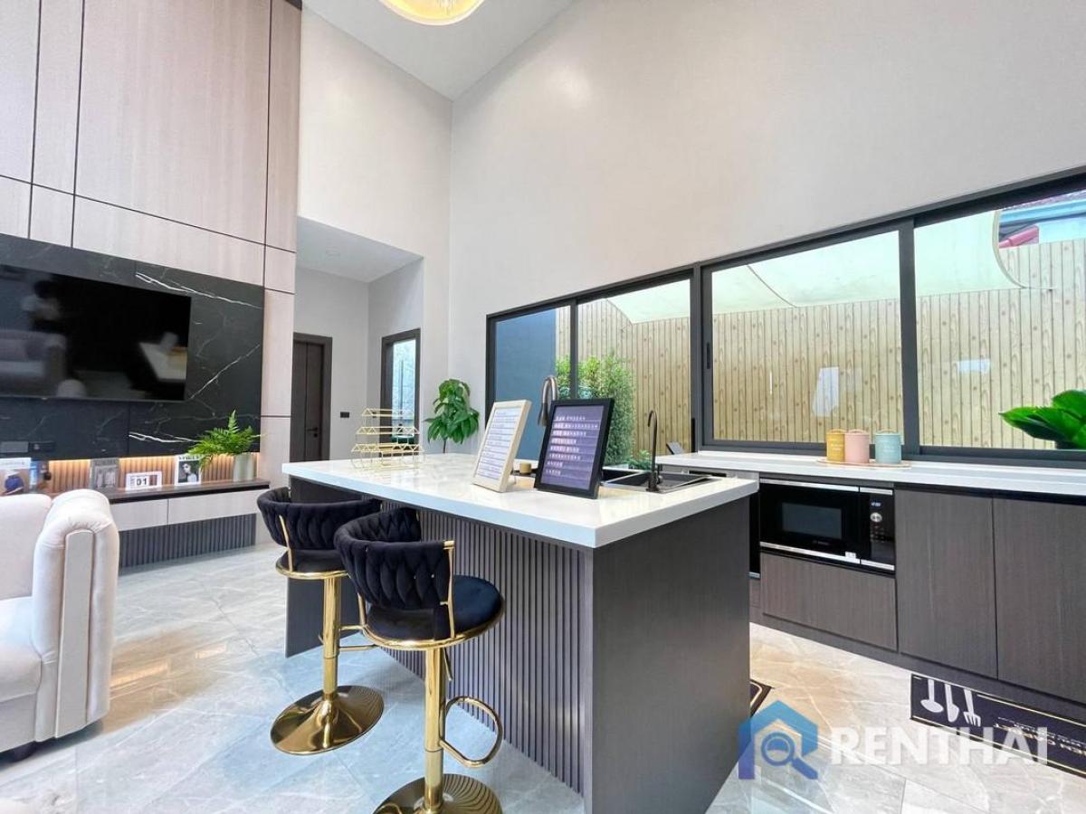 For SaleHousePattaya, Bangsaen, Chonburi : 3 Bedrooms Luxury Home in Pattaya Fully Furnished