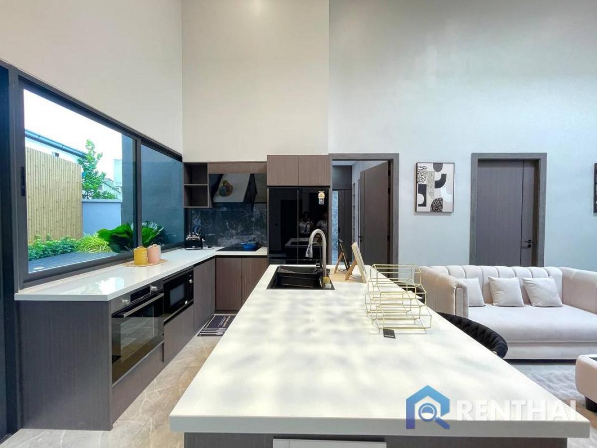 For SaleHousePattaya, Bangsaen, Chonburi : 3 Bedrooms Luxury Home in Pattaya Fully Furnished