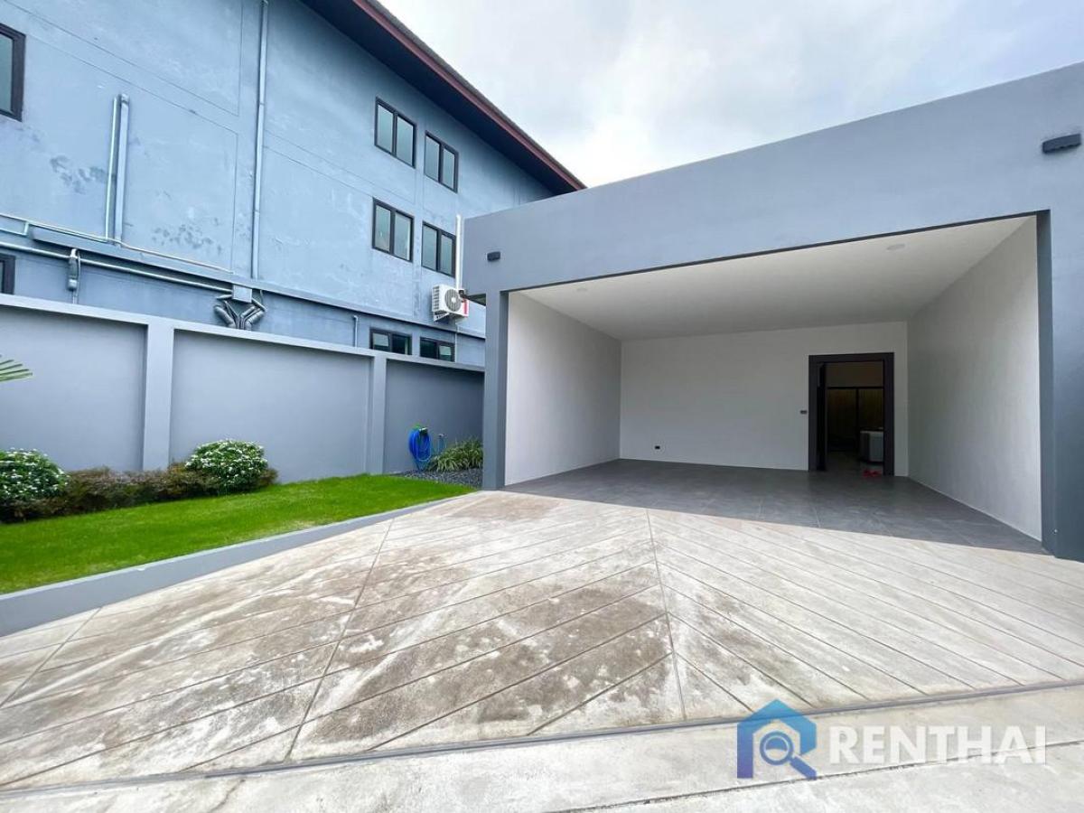 For SaleHousePattaya, Bangsaen, Chonburi : 3 Bedrooms Luxury Home in Pattaya Fully Furnished