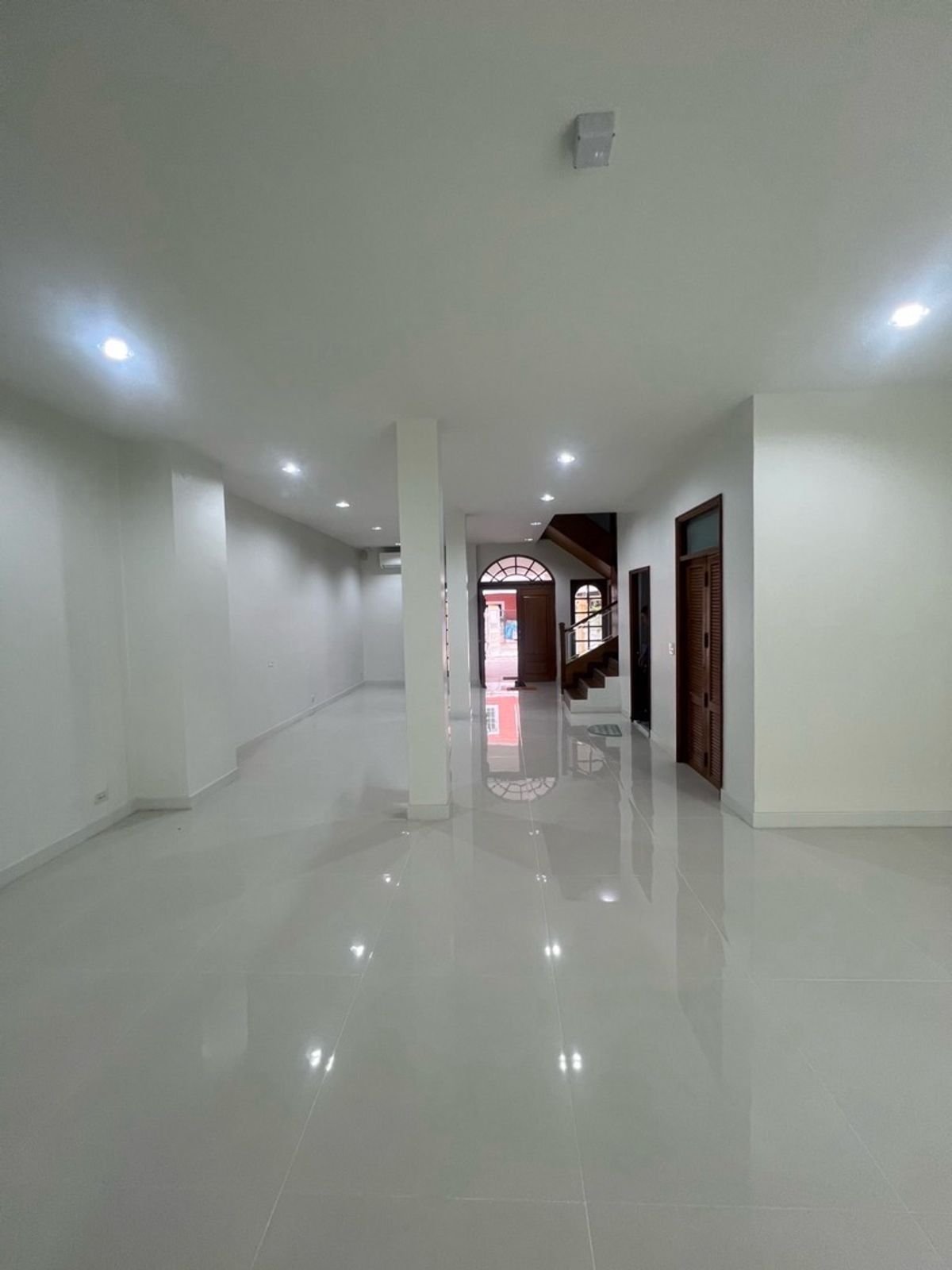 ให้เช่าโฮมออฟฟิศสาทร นราธิวาส : ให้เช่า โฮมออฟฟิศ สาทร เย็นอากาศ จดทะเบียนบริษัทได้ เหมาะ Office , Studio , Ecommerce , Production , Marketing และอื่นๆ 