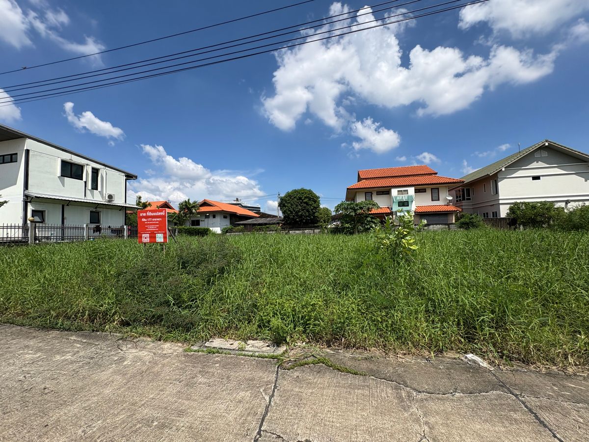 For SaleLandNawamin, Ramindra : [17 October 2025] Land 177 square wah, Ramintra 62, Intersection 1, near Synphaet Fashion Hospital, width 30 meters, depth 23 meters, 12,500,000.- (70,600 baht/square wah)