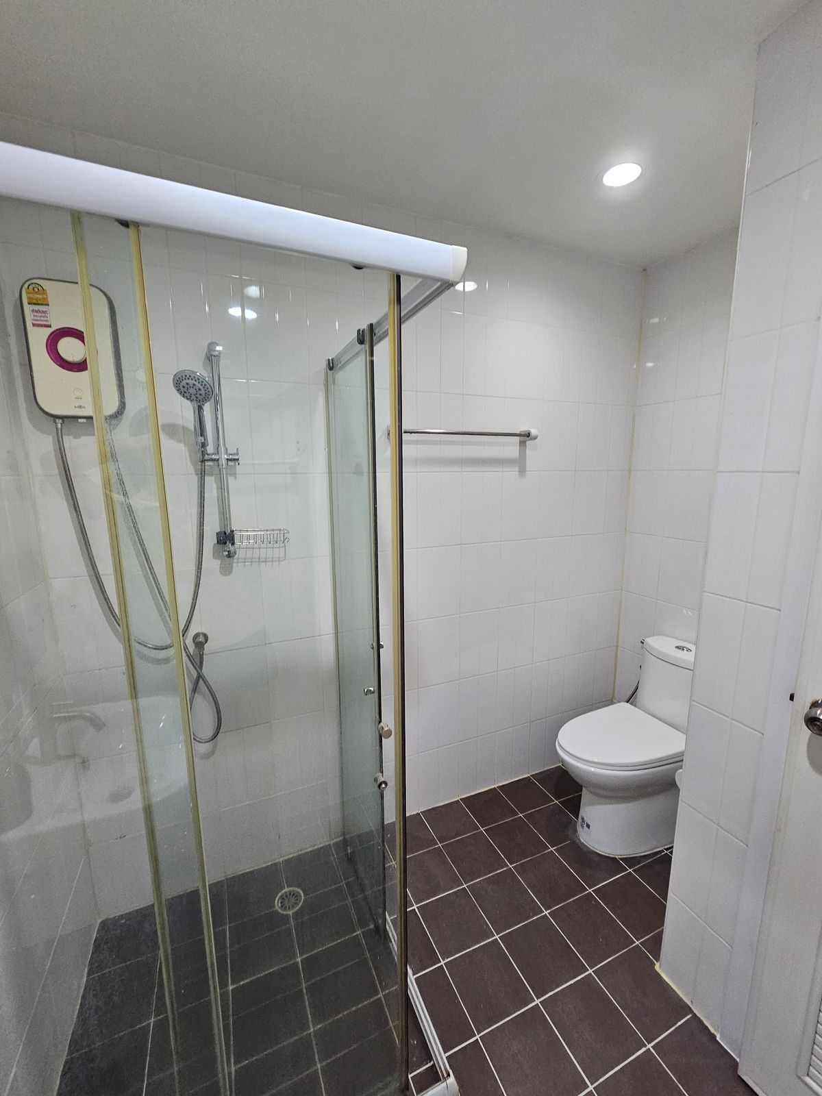 ขายทาวน์โฮมแจ้งวัฒนะ เมืองทอง : ขายพร้อมผู้เช่า ผู้เช่าพักเป็นครอบครัวชำระตรง ยิว เกือบ7%  ที่เดอะ คอนเน็ค แจ้งวัฒนะ1 