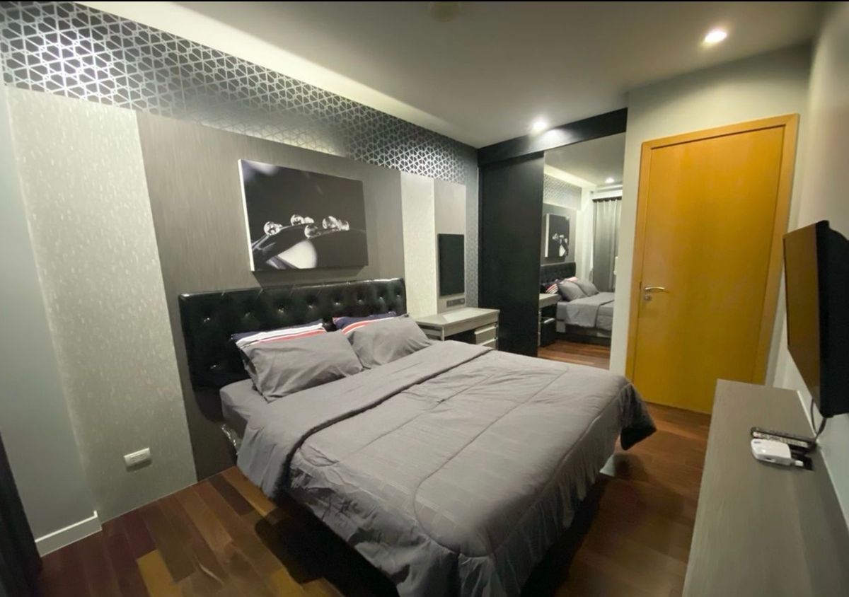 For RentCondoRama9, Petchburi, RCA : For rent: Circle Condominium, big room, beautiful, ready to move in, near Airport Link Makkasan. If interested, contact Line @841qqlnr