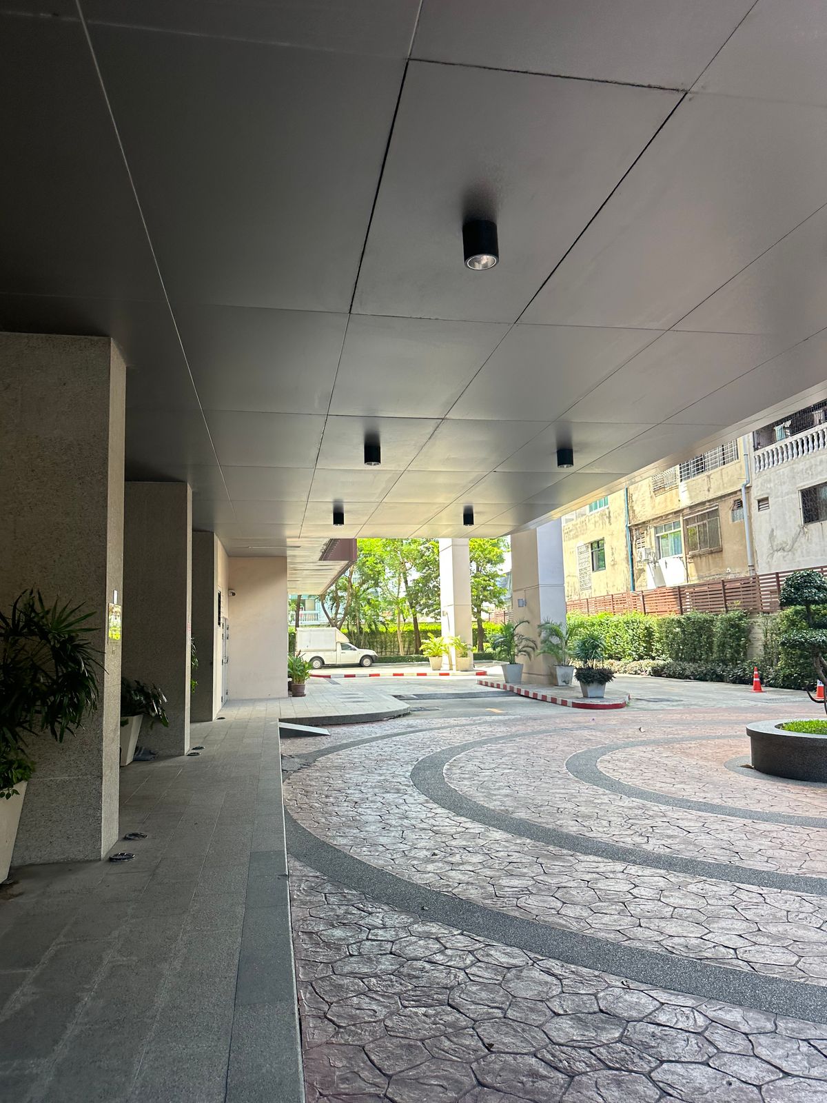 For SaleCondoOnnut, Udomsuk : Below Appraisal Value! 2-Bed Diamond Sukhumvit Condo with 5% Yield, Prime On Nut Location