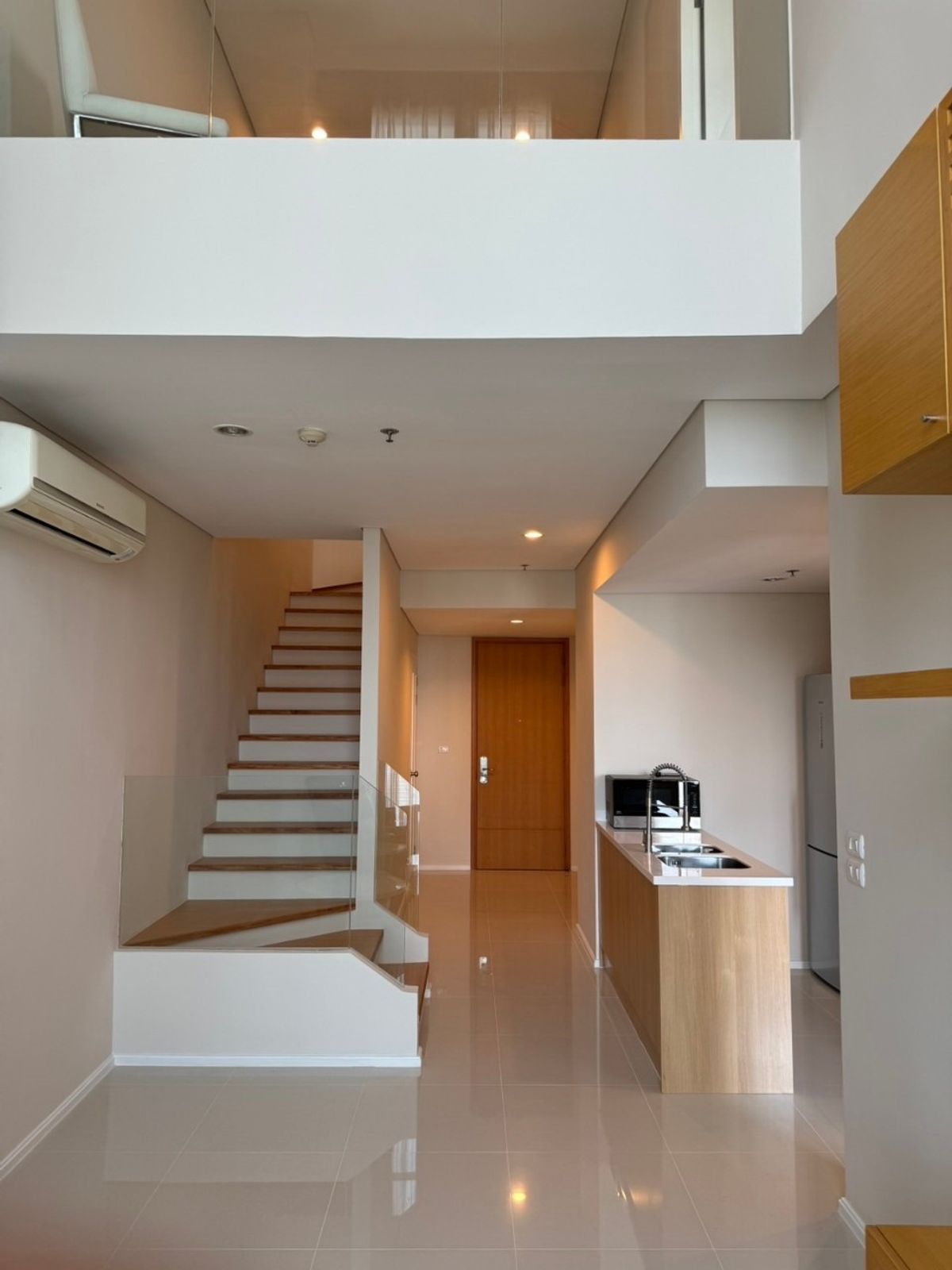 For SaleCondoRama9, Petchburi, RCA : Duplex 2 bedrooms high floor, clear view for sale, in heart of Asoke