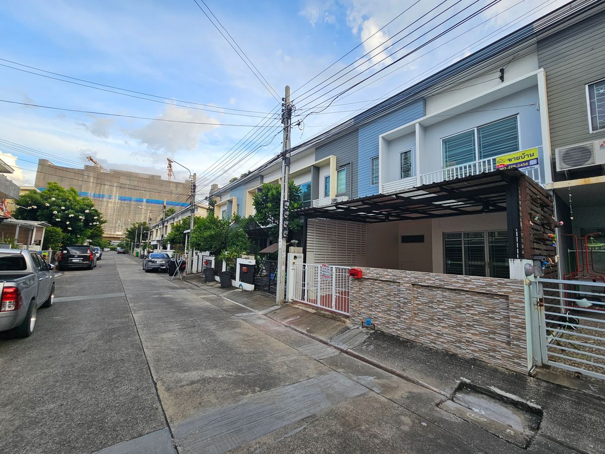 ขายทาวน์โฮมแจ้งวัฒนะ เมืองทอง : ขายพร้อมผู้เช่า ผู้เช่าพักเป็นครอบครัวชำระตรง ยิว เกือบ7%  ที่เดอะ คอนเน็ค แจ้งวัฒนะ1 