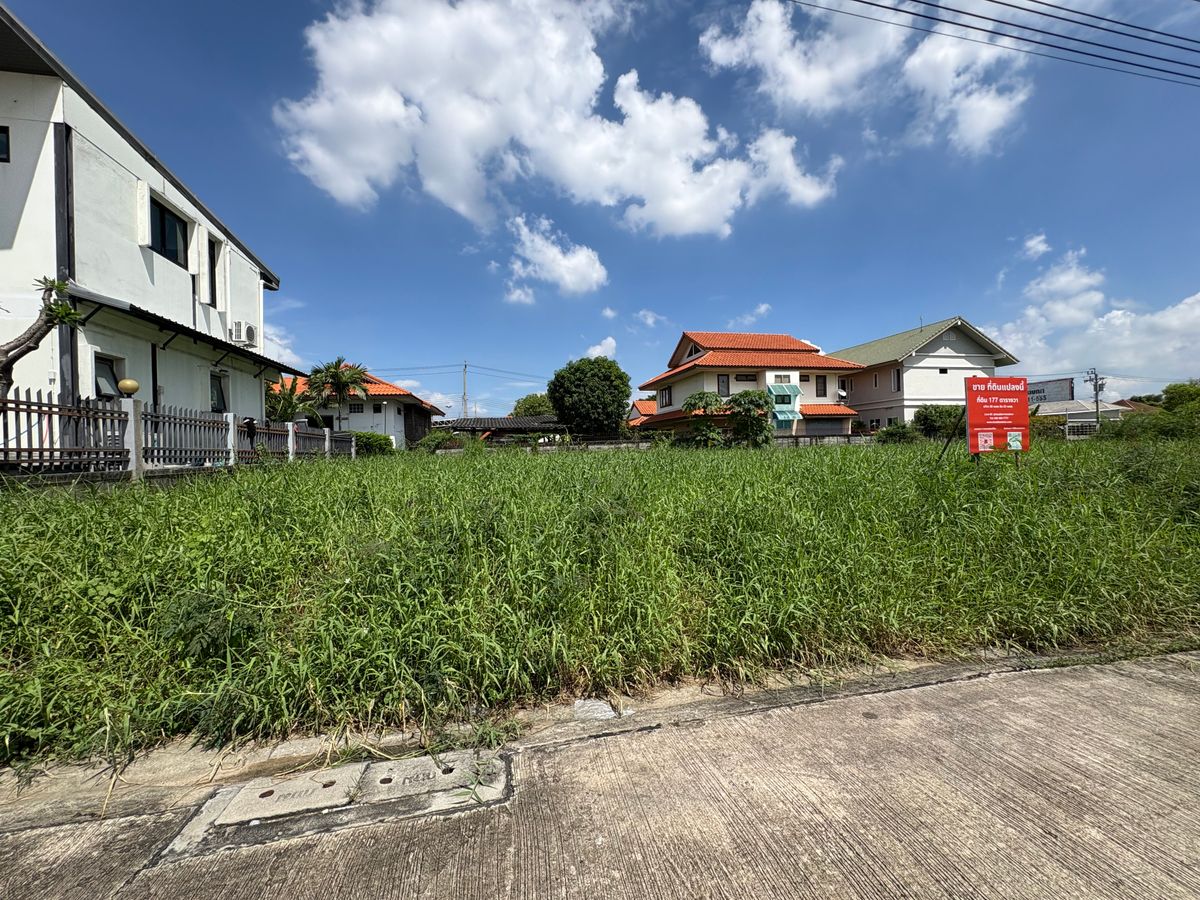 For SaleLandNawamin, Ramindra : [17 October 2025] Land 177 square wah, Ramintra 62, Intersection 1, near Synphaet Fashion Hospital, width 30 meters, depth 23 meters, 12,500,000.- (70,600 baht/square wah)