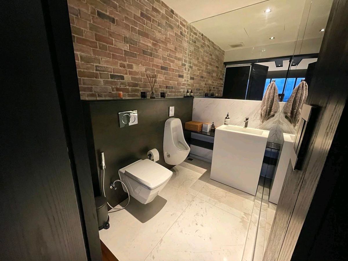 ขายคอนโดสุขุมวิท อโศก ทองหล่อ : EMPORIO PLACE LOFT PENTHOUSEUnique Duplex Penthouse for Sale in Phrom Phong Size: 234 sqm | Above 40th Floor