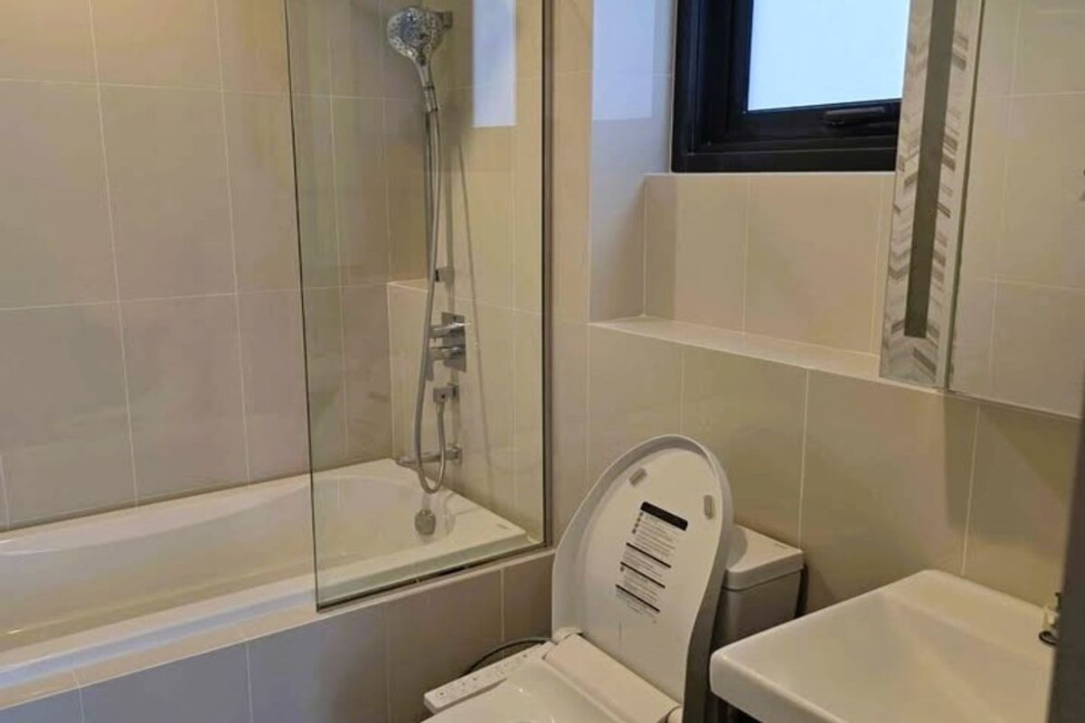 ขายคอนโดสุขุมวิท อโศก ทองหล่อ : 🔥 สำหรับขาย !! วิวแม่น้ำ, ห้องมุม, ชั้นสูง 26++!! 🔥 Code C20251000035..........Oka Haus, 2 ห้องนอน, 2 ห้องน้ำ, แต่งครบ, ราคาพิเศษ!!📣📣