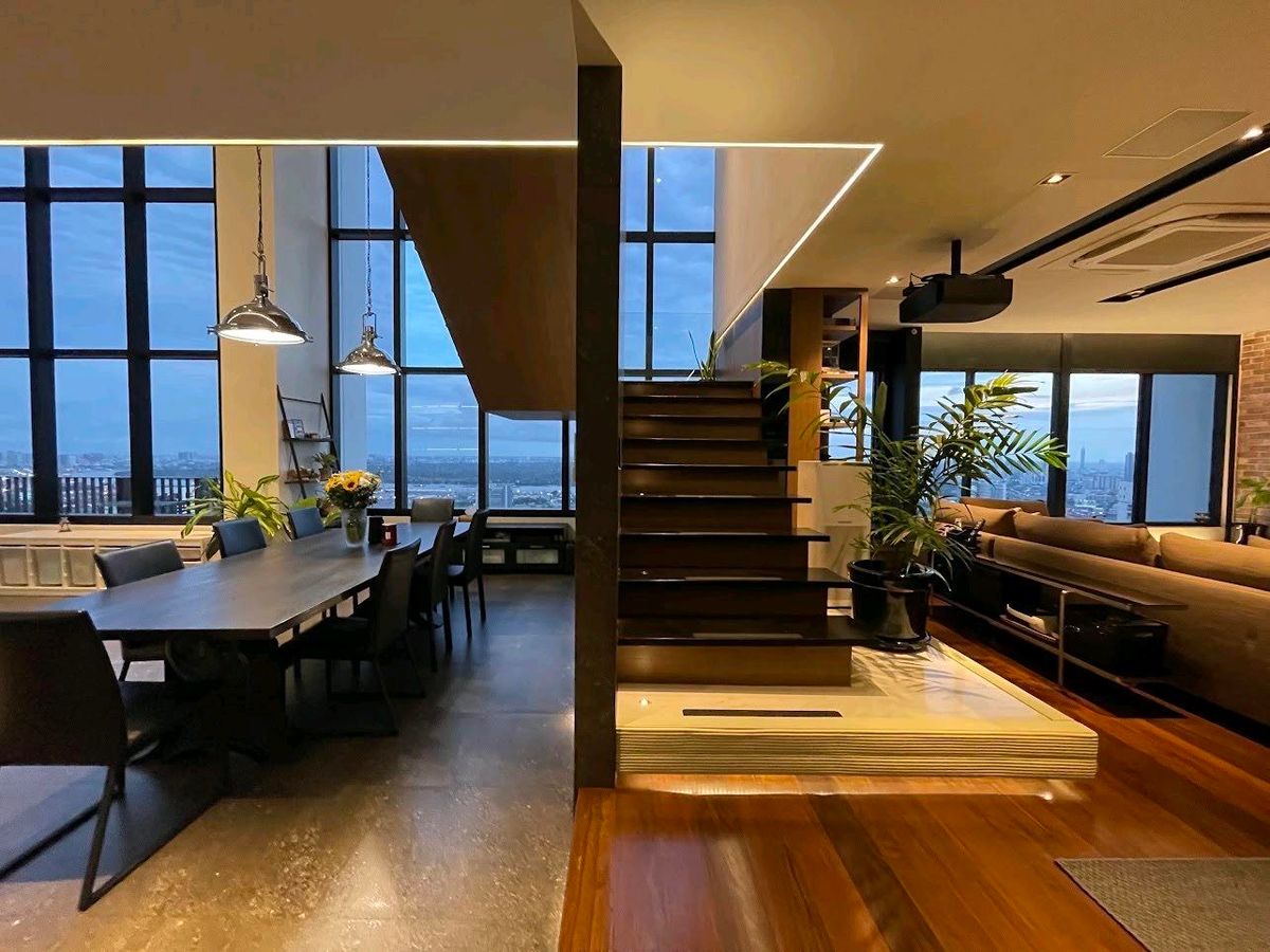 ขายคอนโดสุขุมวิท อโศก ทองหล่อ : EMPORIO PLACE LOFT PENTHOUSEUnique Duplex Penthouse for Sale in Phrom Phong Size: 234 sqm | Above 40th Floor