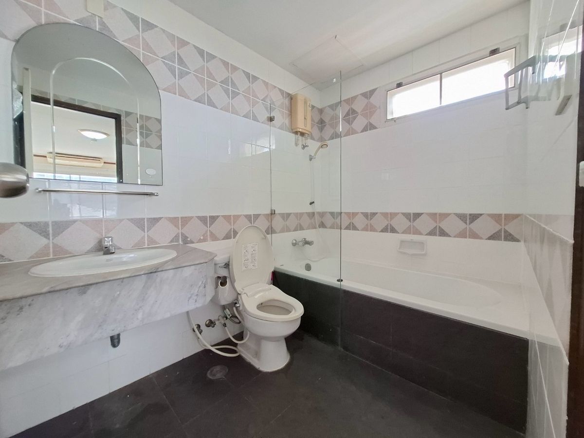 For SaleCondoSriracha Laem Chabang Ban Bueng : Condo for sale Sriracha Bay View Condo for sale Sriracha Bay View