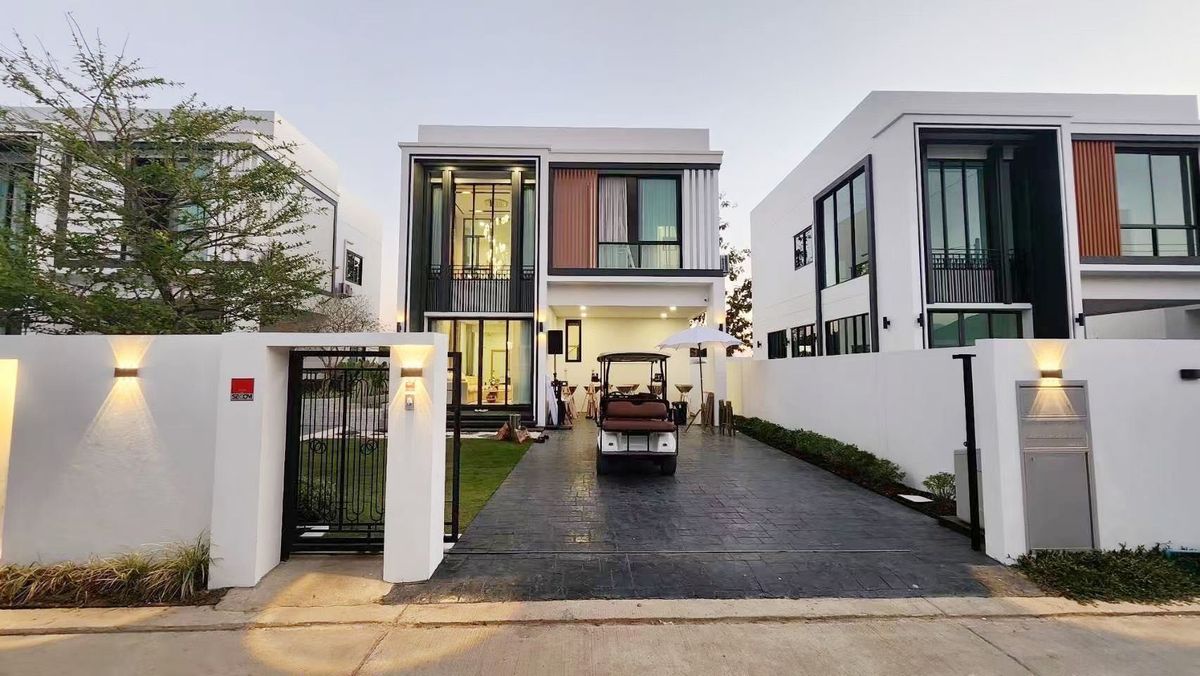 ให้เช่าบ้านเชียงใหม่ : บ้านสวยพร้อมสระว่ายน้ำส่วนตัว ให้เช่าเดือนละ 55,000 บาท ใกล้รร.นานาชาติลานนา-หางดง No.14H992
