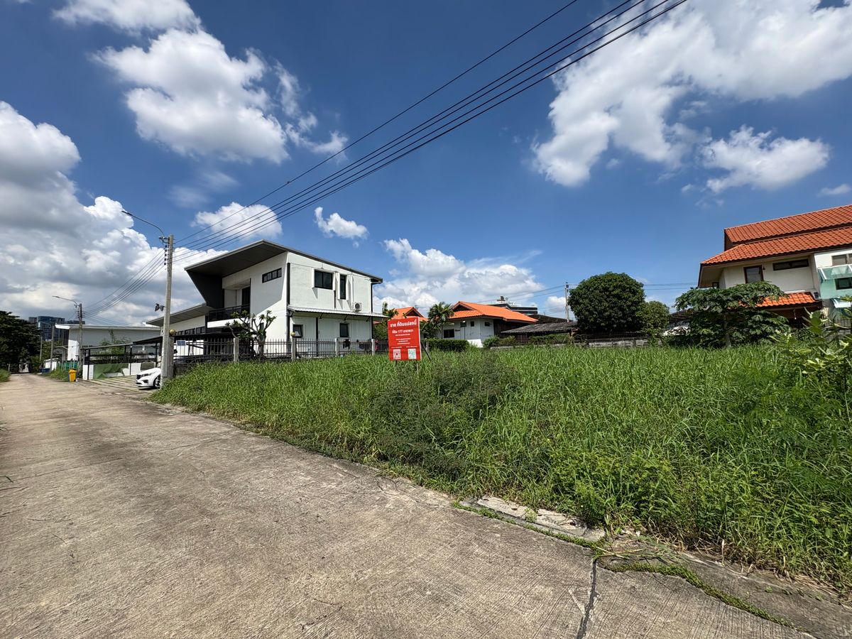 For SaleLandNawamin, Ramindra : [17 October 2025] Land 177 square wah, Ramintra 62, Intersection 1, near Synphaet Fashion Hospital, width 30 meters, depth 23 meters, 12,500,000.- (70,600 baht/square wah)
