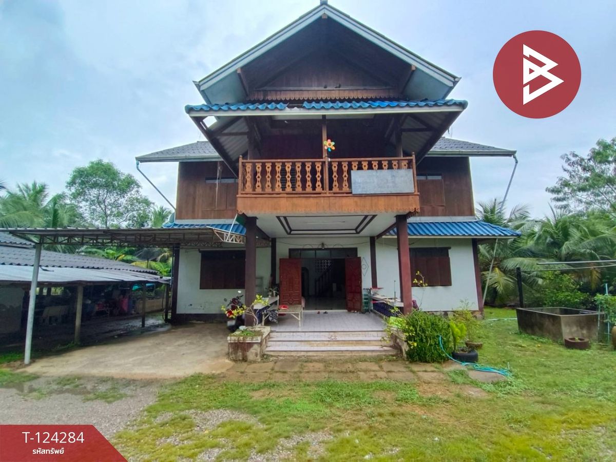 For SaleHouseSamut Songkhram : Land for sale with 2-story detached house, area 2 rai 2 ngan 54 square wah, Khlong Khen, Samut Songkhram.