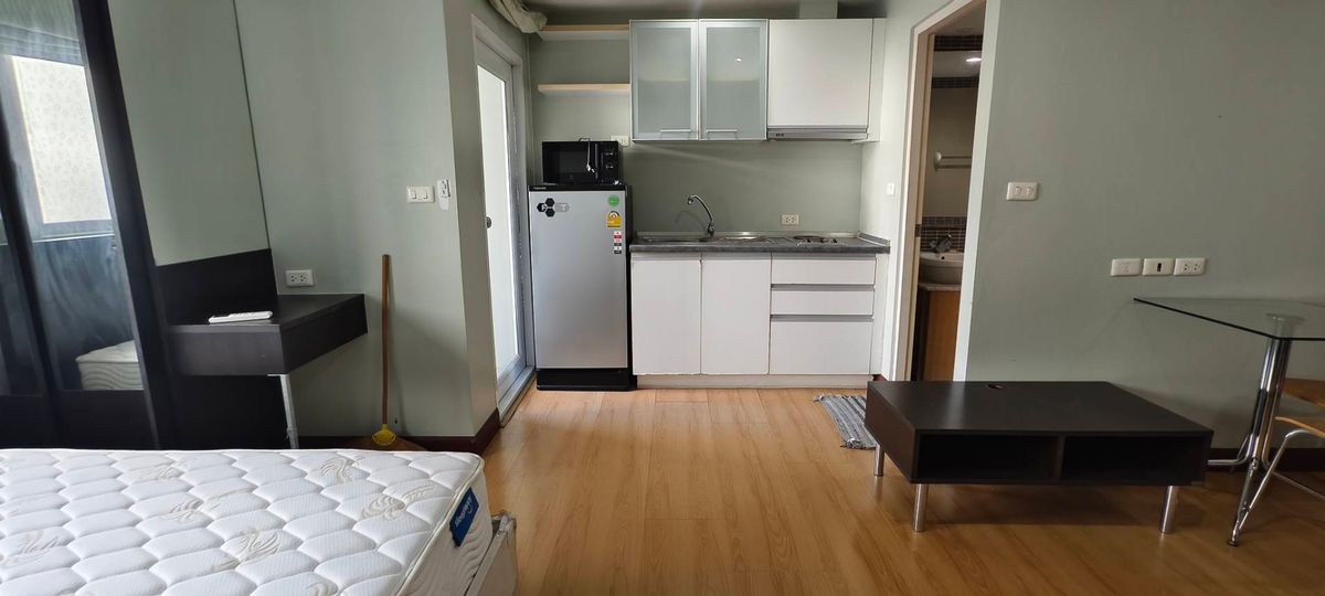 For RentCondoChokchai 4, Ladprao 71, Ladprao 48, : Condo for rent: The Next Lat Phrao 44, next to Phawana MRT Station.