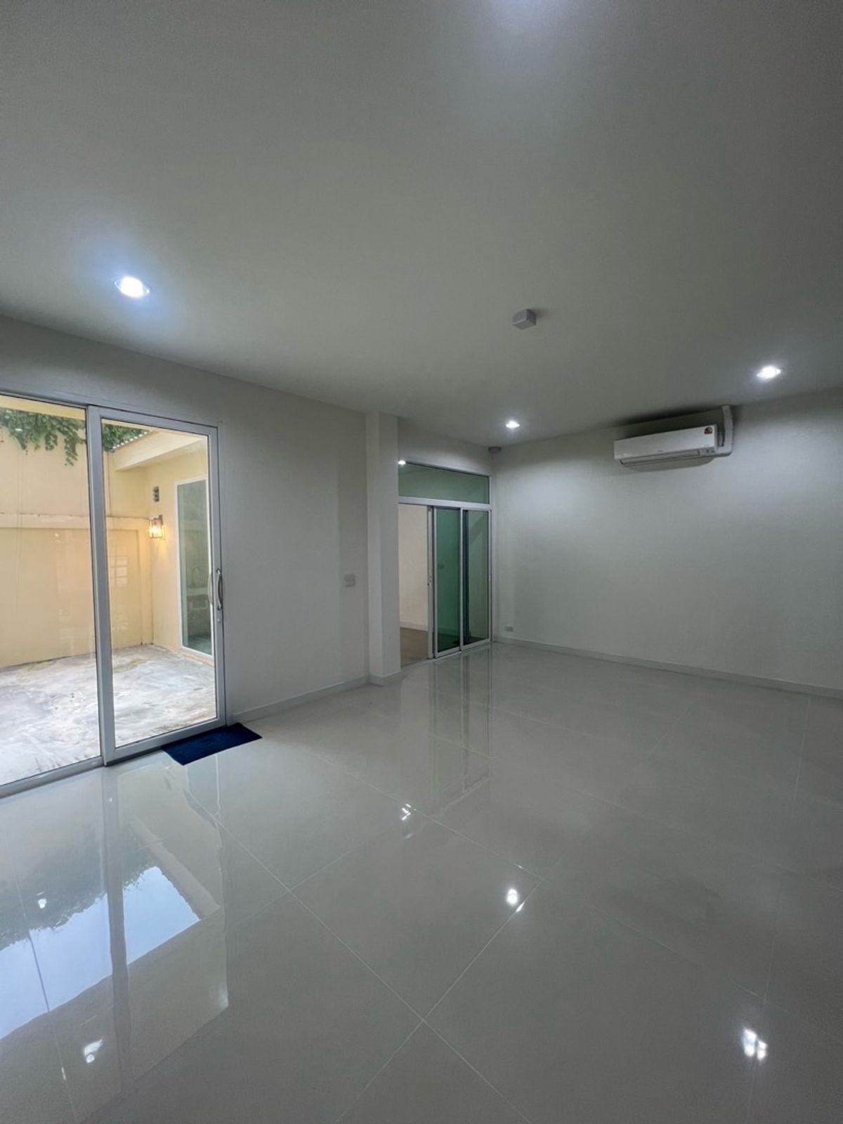 ให้เช่าโฮมออฟฟิศสาทร นราธิวาส : ให้เช่า โฮมออฟฟิศ สาทร เย็นอากาศ จดทะเบียนบริษัทได้ เหมาะ Office , Studio , Ecommerce , Production , Marketing และอื่นๆ 