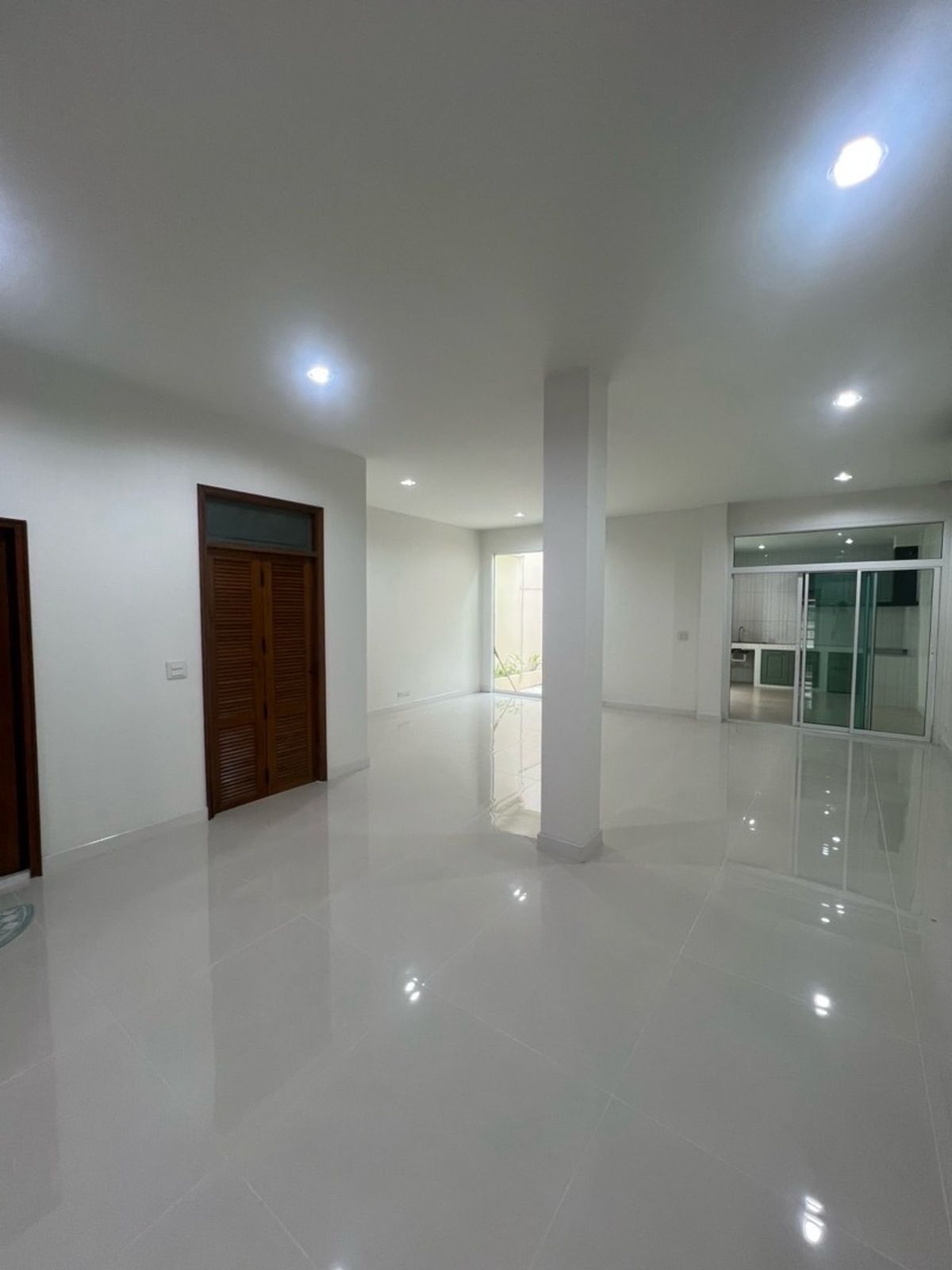 ให้เช่าโฮมออฟฟิศสาทร นราธิวาส : ให้เช่า โฮมออฟฟิศ สาทร เย็นอากาศ จดทะเบียนบริษัทได้ เหมาะ Office , Studio , Ecommerce , Production , Marketing และอื่นๆ 