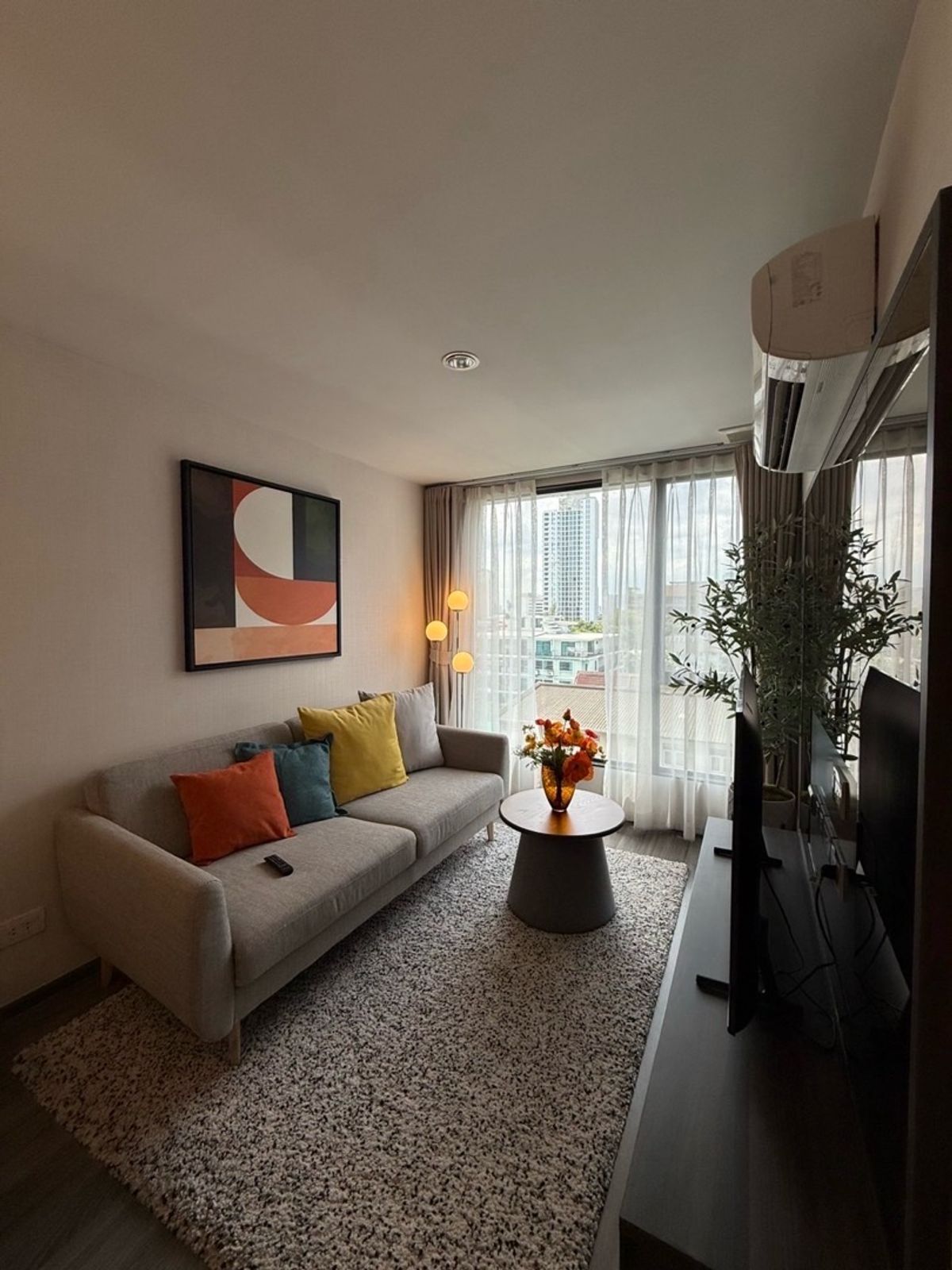 For RentCondoSukhumvit, Asoke, Thonglor : For rent Ideo Mobi Sukhumvit 40