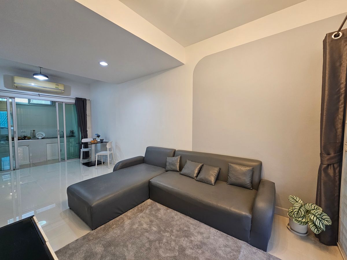 ขายทาวน์โฮมแจ้งวัฒนะ เมืองทอง : ขายพร้อมผู้เช่า ผู้เช่าพักเป็นครอบครัวชำระตรง ยิว เกือบ7%  ที่เดอะ คอนเน็ค แจ้งวัฒนะ1 