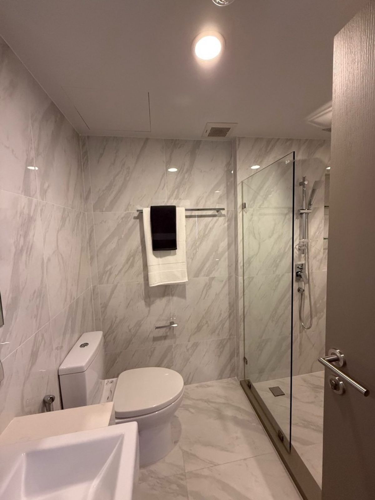 For RentCondoSukhumvit, Asoke, Thonglor : For rent Ideo Mobi Sukhumvit 40