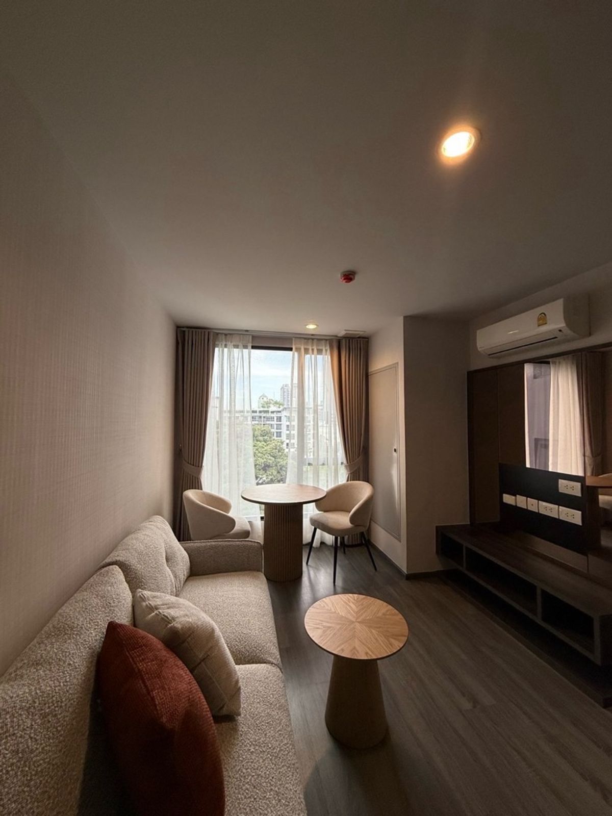 ให้เช่าคอนโดสุขุมวิท อโศก ทองหล่อ : For rent Ideo Mobi Sukhumvit 40
