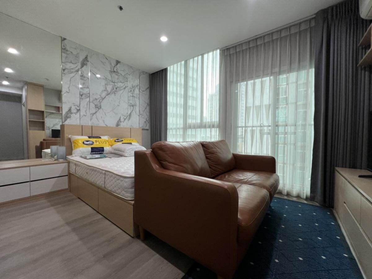 ให้เช่าคอนโดรัชดา ห้วยขวาง : 🏢 ให้เช่า Noble Revolve Ratchada 2 📍ห้องสตูดิโอ 23 ตร.ม. | ชั้น 11 | วิวสระ ทิศใต้