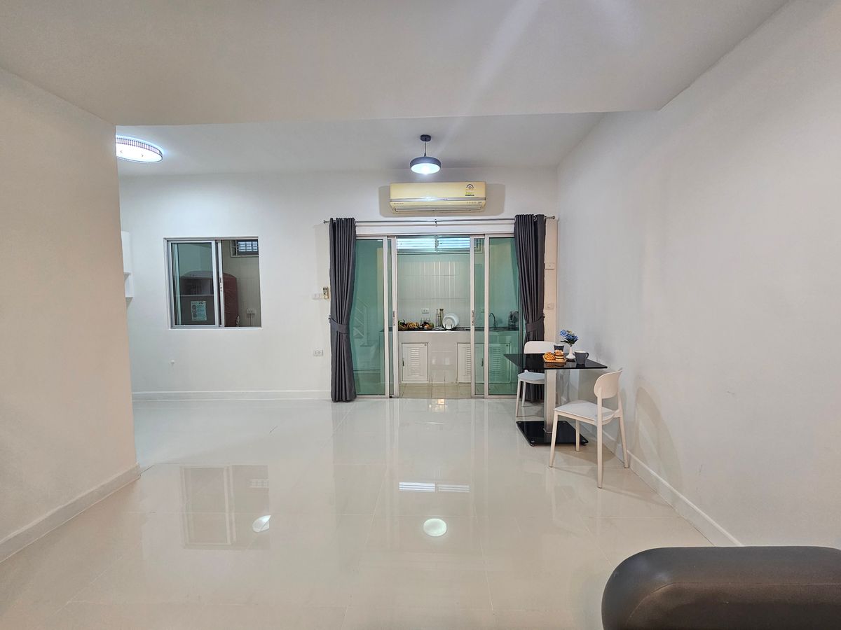 ขายทาวน์โฮมแจ้งวัฒนะ เมืองทอง : ขายพร้อมผู้เช่า ผู้เช่าพักเป็นครอบครัวชำระตรง ยิว เกือบ7%  ที่เดอะ คอนเน็ค แจ้งวัฒนะ1 