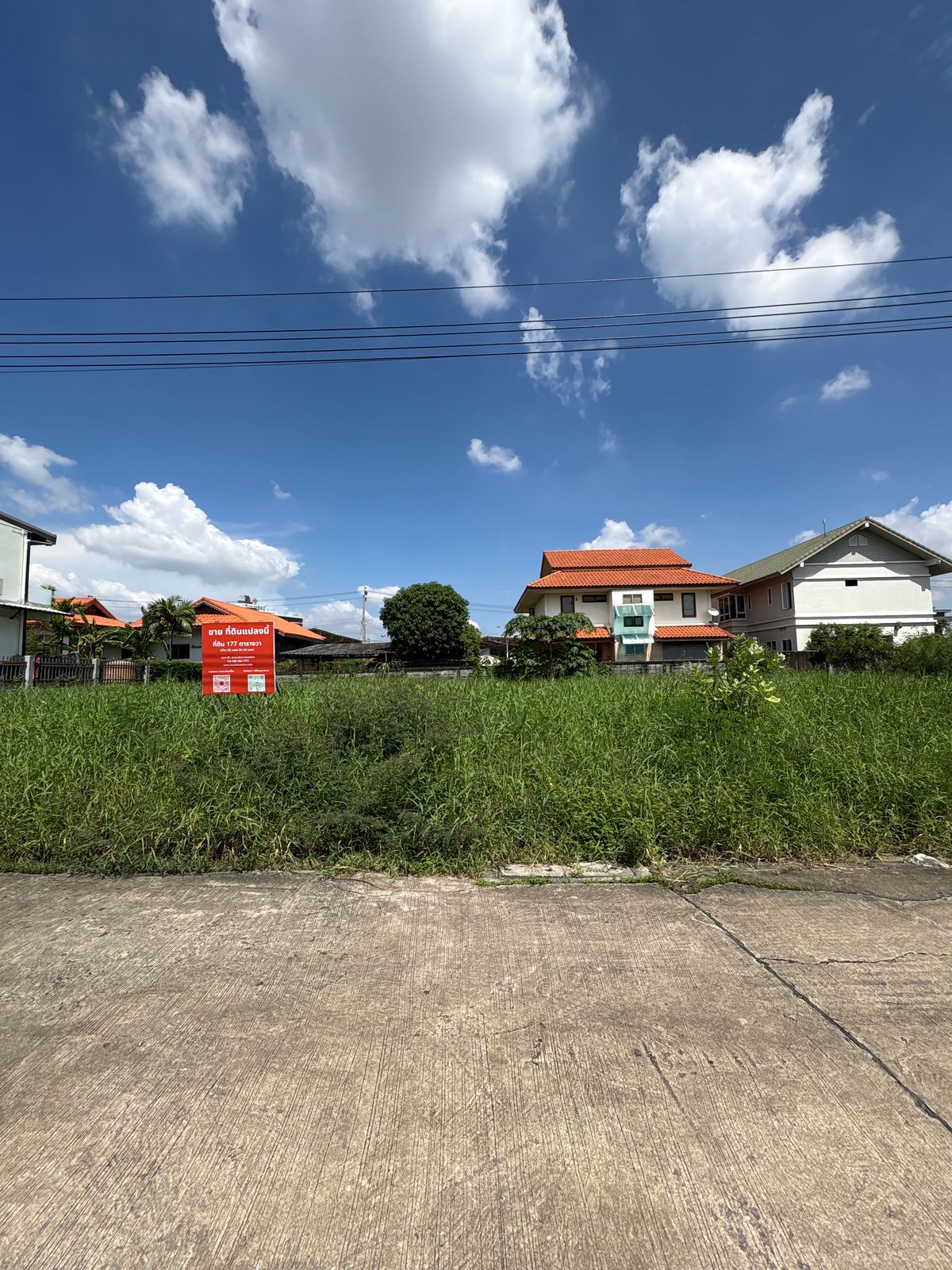 For SaleLandNawamin, Ramindra : [17 October 2025] Land 177 square wah, Ramintra 62, Intersection 1, near Synphaet Fashion Hospital, width 30 meters, depth 23 meters, 12,500,000.- (70,600 baht/square wah)