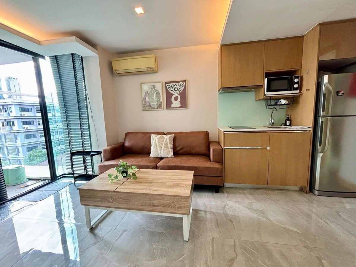 ให้เช่าคอนโดวิทยุ ชิดลม หลังสวน : คอนโด low rise 8 ชั้น 500 เมตรจากบีทีเอสเพลินจิต 1 ห้องนอน เฟอร์นิเจอร์ครบ พร้อมเข้าอยู่