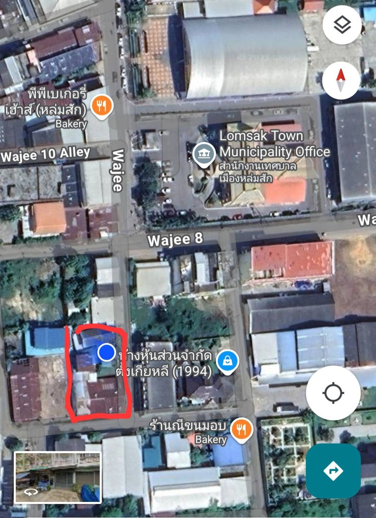 HousePhetchabun : House for sale-rent with warehouse near Lom Sak Market, near Lom Sak Municipality. Can open a shop to sell, near the market.