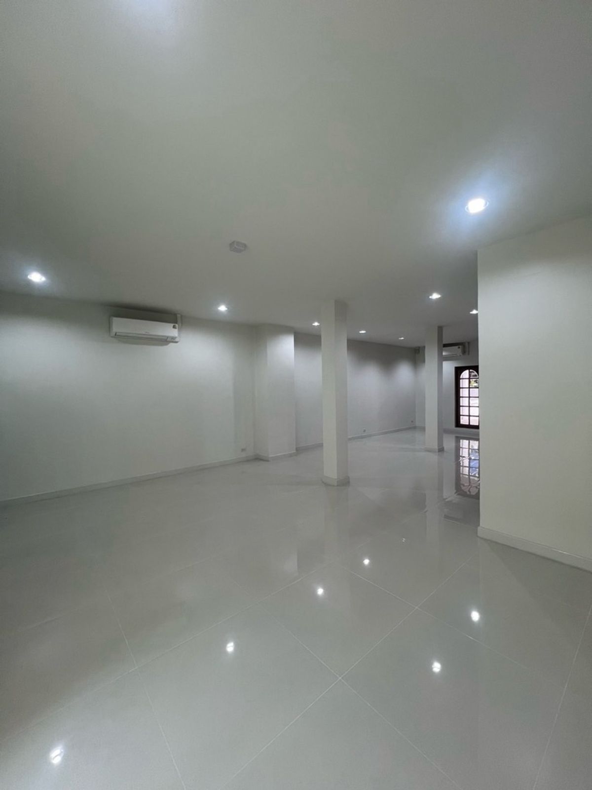 ให้เช่าโฮมออฟฟิศสาทร นราธิวาส : ให้เช่า โฮมออฟฟิศ สาทร เย็นอากาศ จดทะเบียนบริษัทได้ เหมาะ Office , Studio , Ecommerce , Production , Marketing และอื่นๆ 