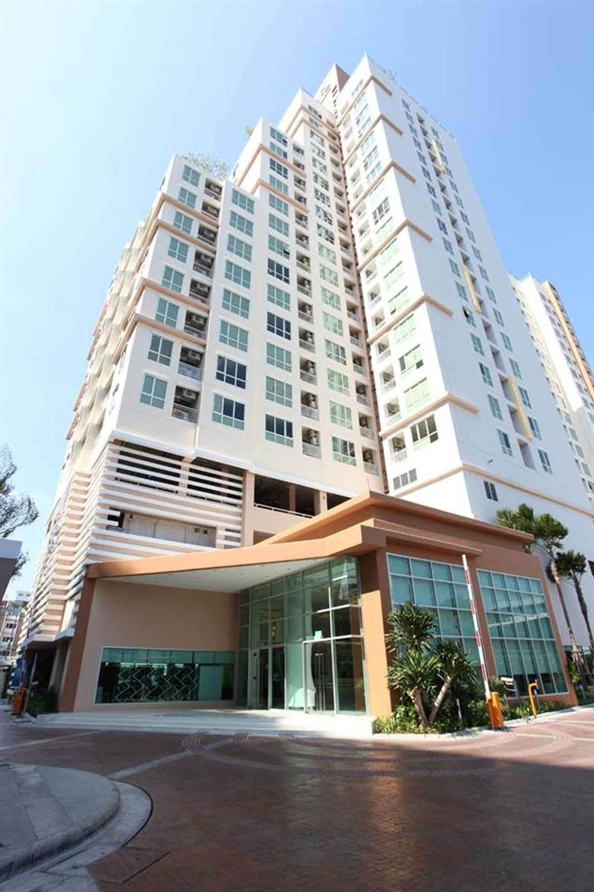 ขายคอนโดรัชดา ห้วยขวาง : ✨ For Sale: Life @ Ratchada - Huaikwang Condo ✨  💰 Only 3,000,000 THB