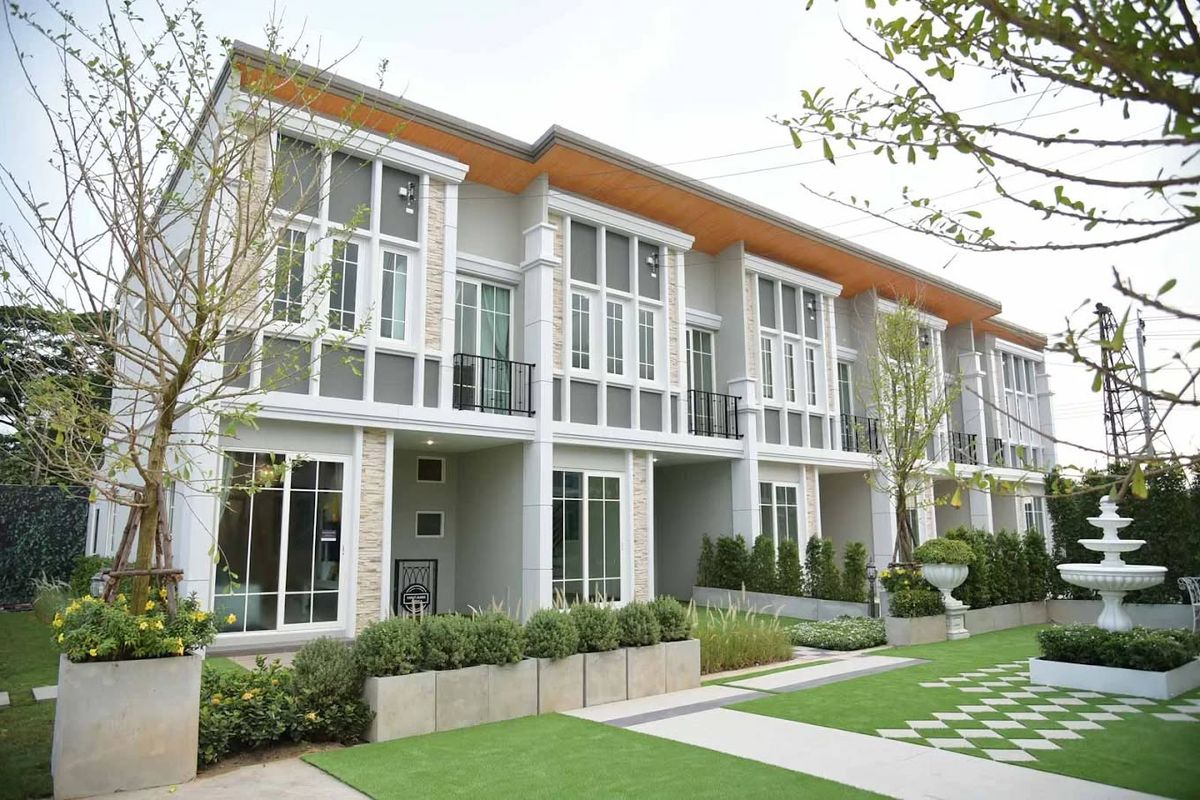 ขายทาวน์โฮมนวมินทร์ รามอินทรา : ให้เช่า บ้าน Golden Town รามอินทรา–วงแหวน (โกลเด้นทาวน์ รามอินทรา–วงแหวน) ขนาด 19 ตารางวา 3 ห้องนอน พร้อมอยู่ แขวงรามอินทรา เขตคันนายาว กรุงเทพมหานคร