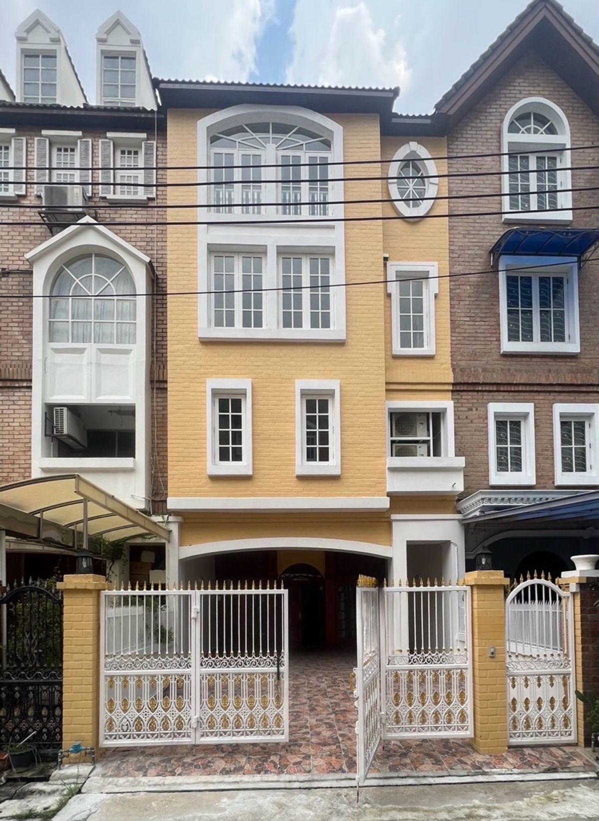 ให้เช่าโฮมออฟฟิศสาทร นราธิวาส : สำหรับเช่า โฮมออฟฟิศ เย็นอากาศ สาทร (For Rent Home Office at Yenakart Sathorn)